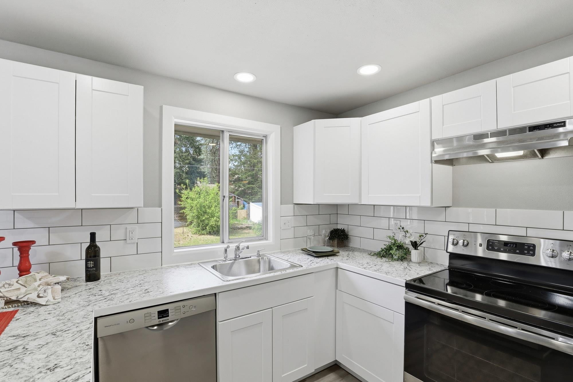 13709 E 30th Ave - Photo 13