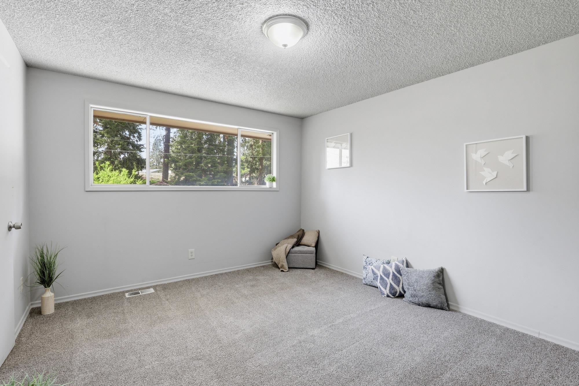 13709 E 30th Ave - Photo 17