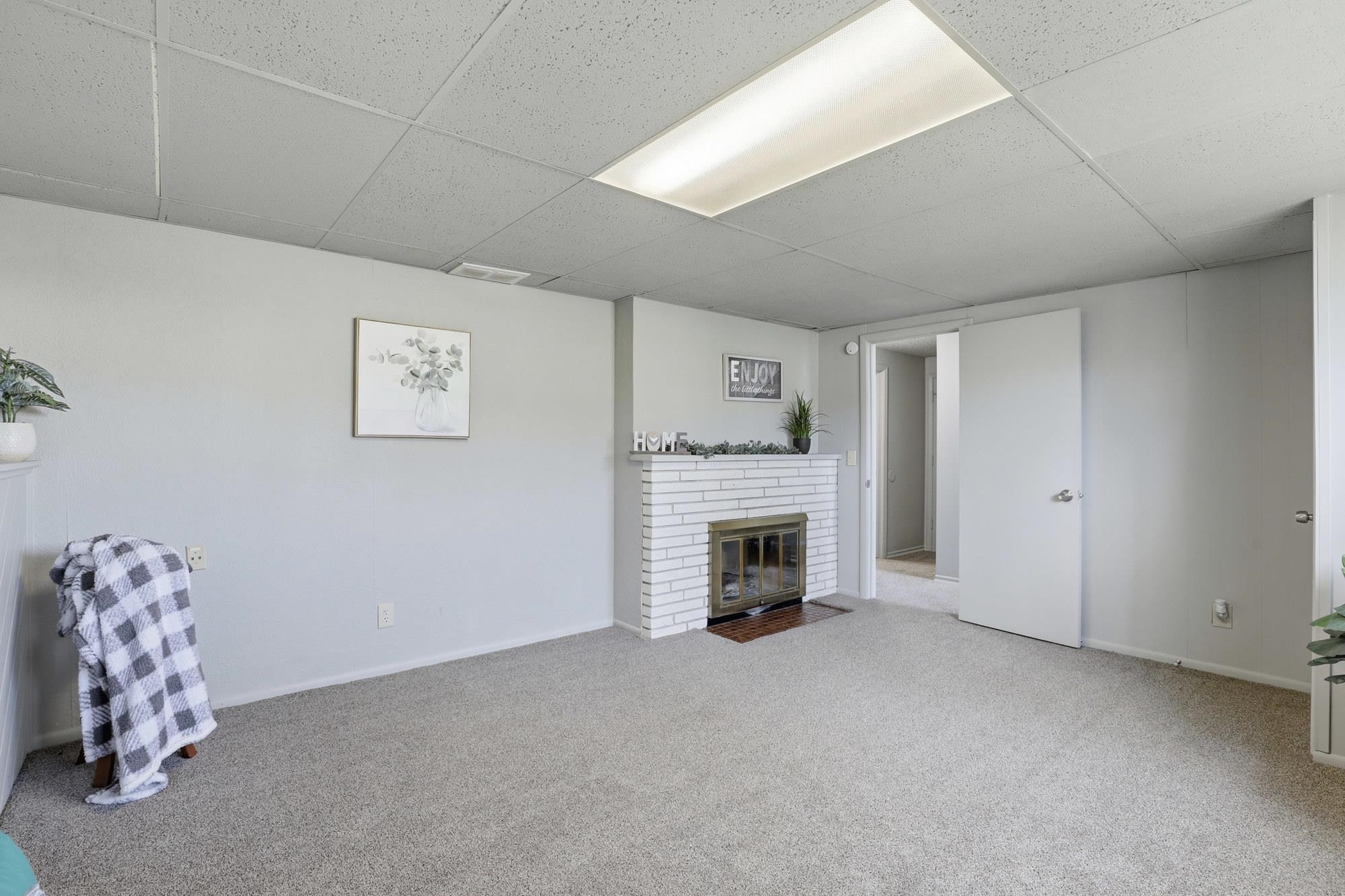 13709 E 30th Ave - Photo 25