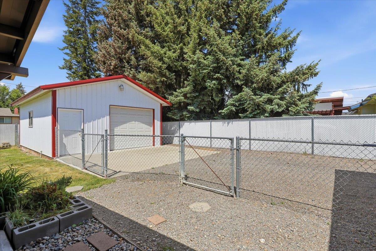 1715 N Herald Rd - Photo 39