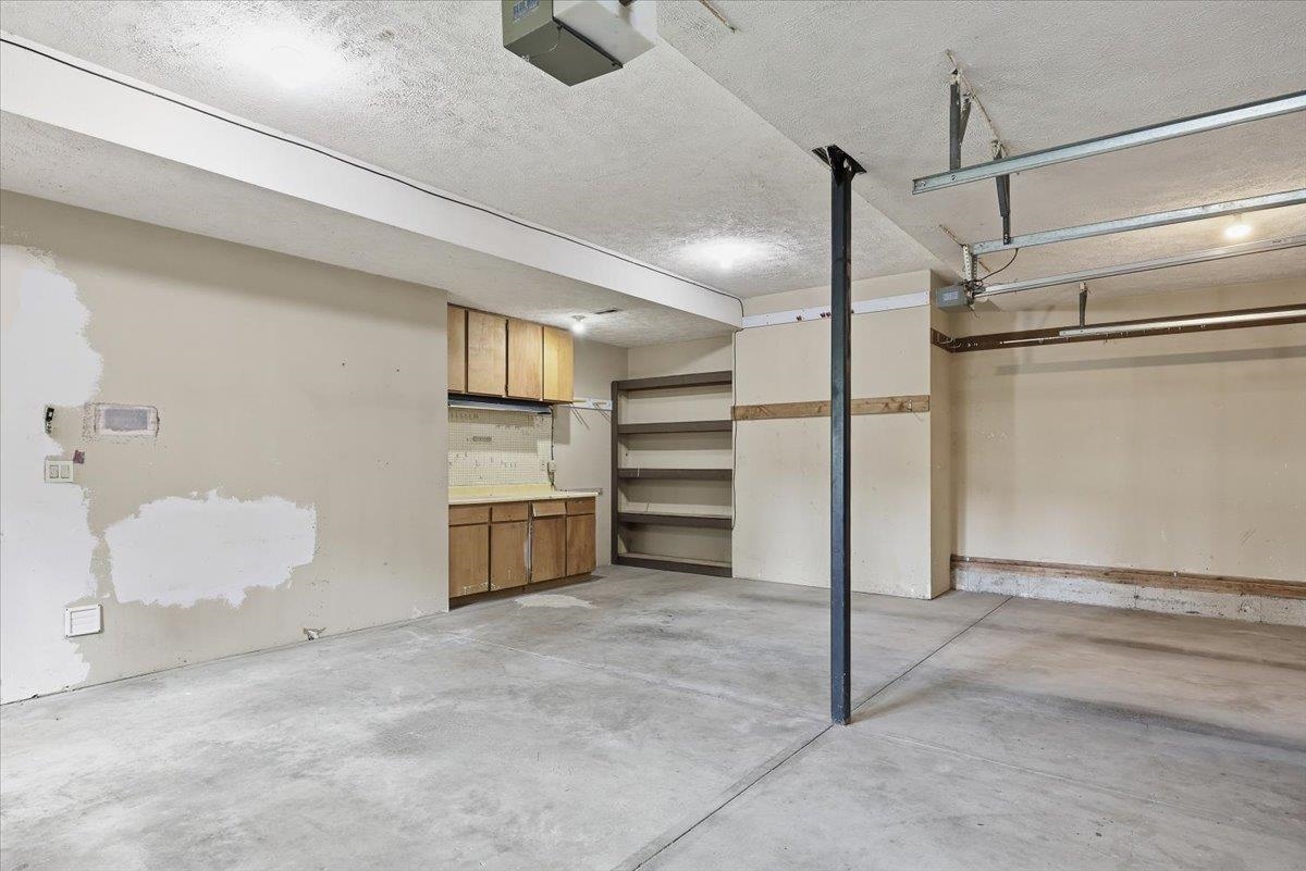 12006 N Hemlock St - Photo 39