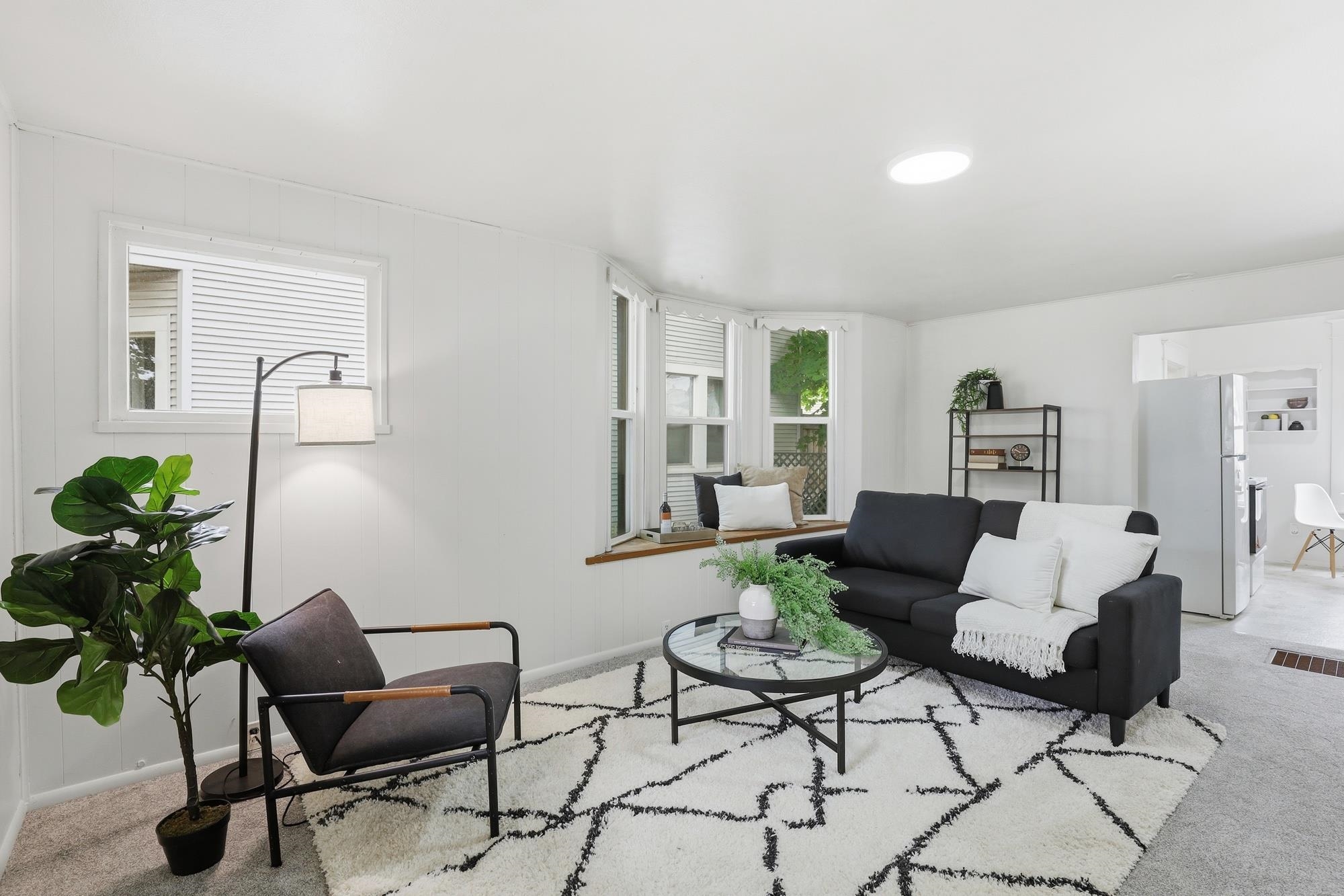 527 E Bridgeport Ave - Photo 3