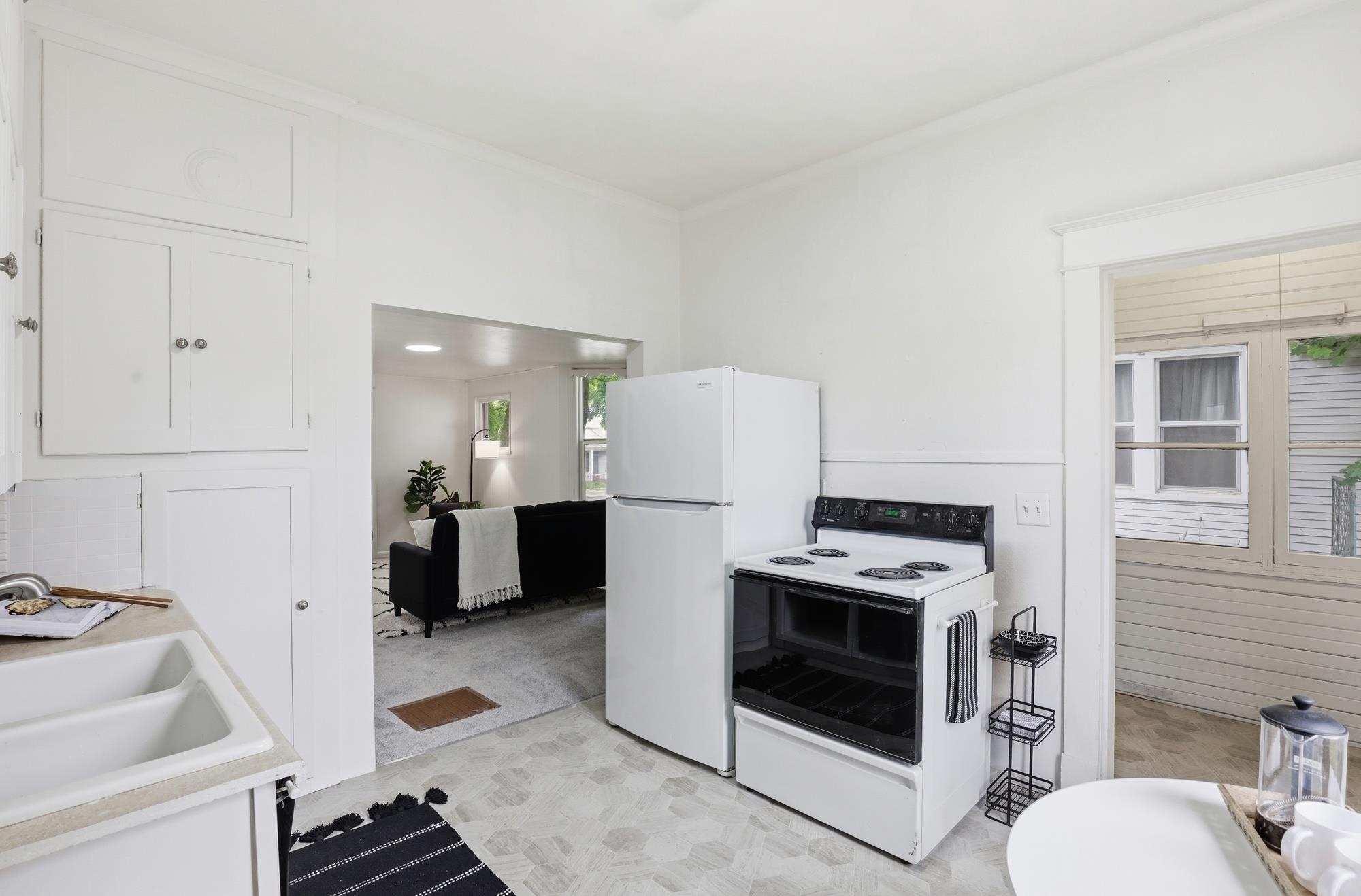 527 E Bridgeport Ave - Photo 7