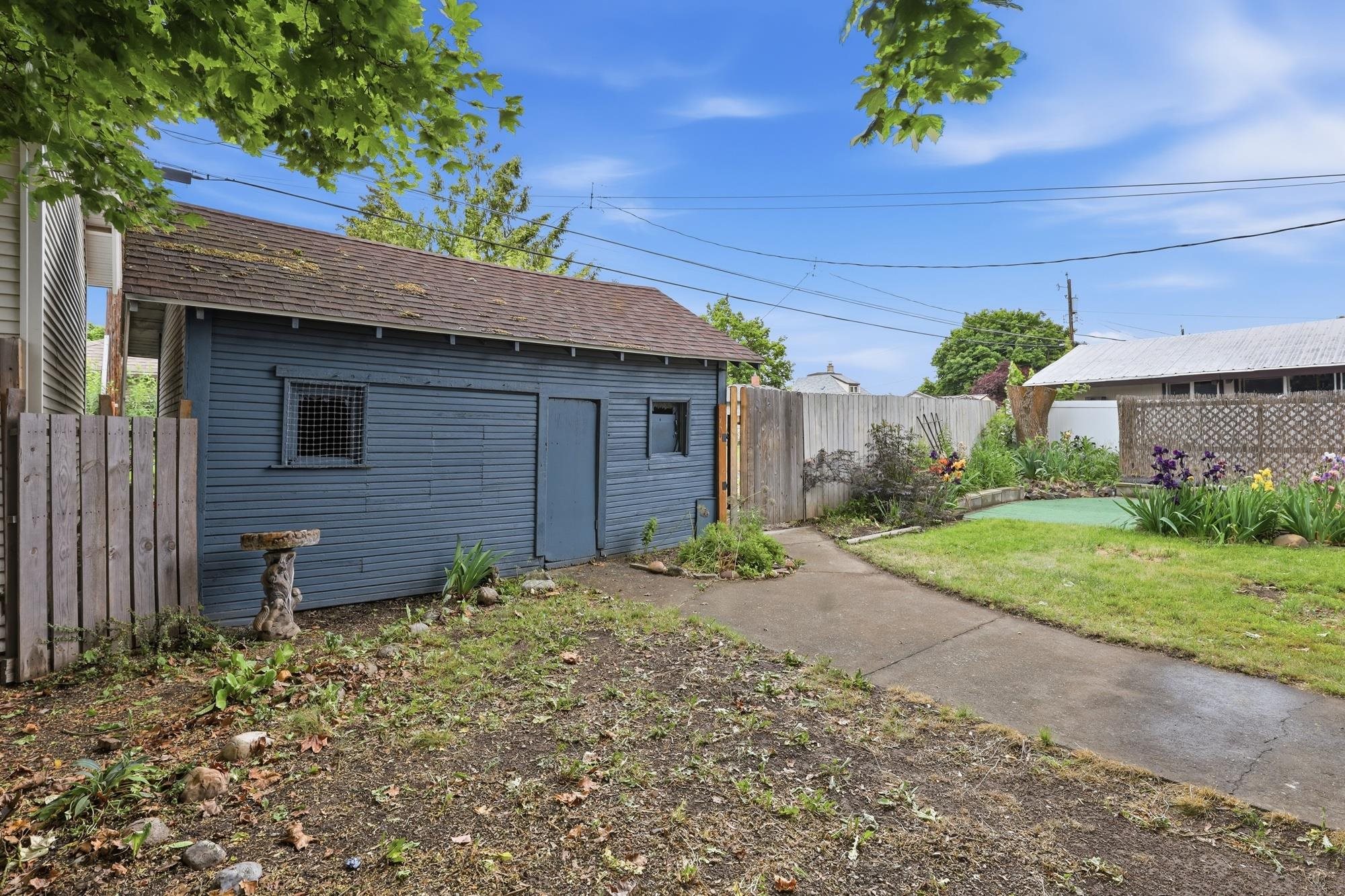 527 E Bridgeport Ave - Photo 20