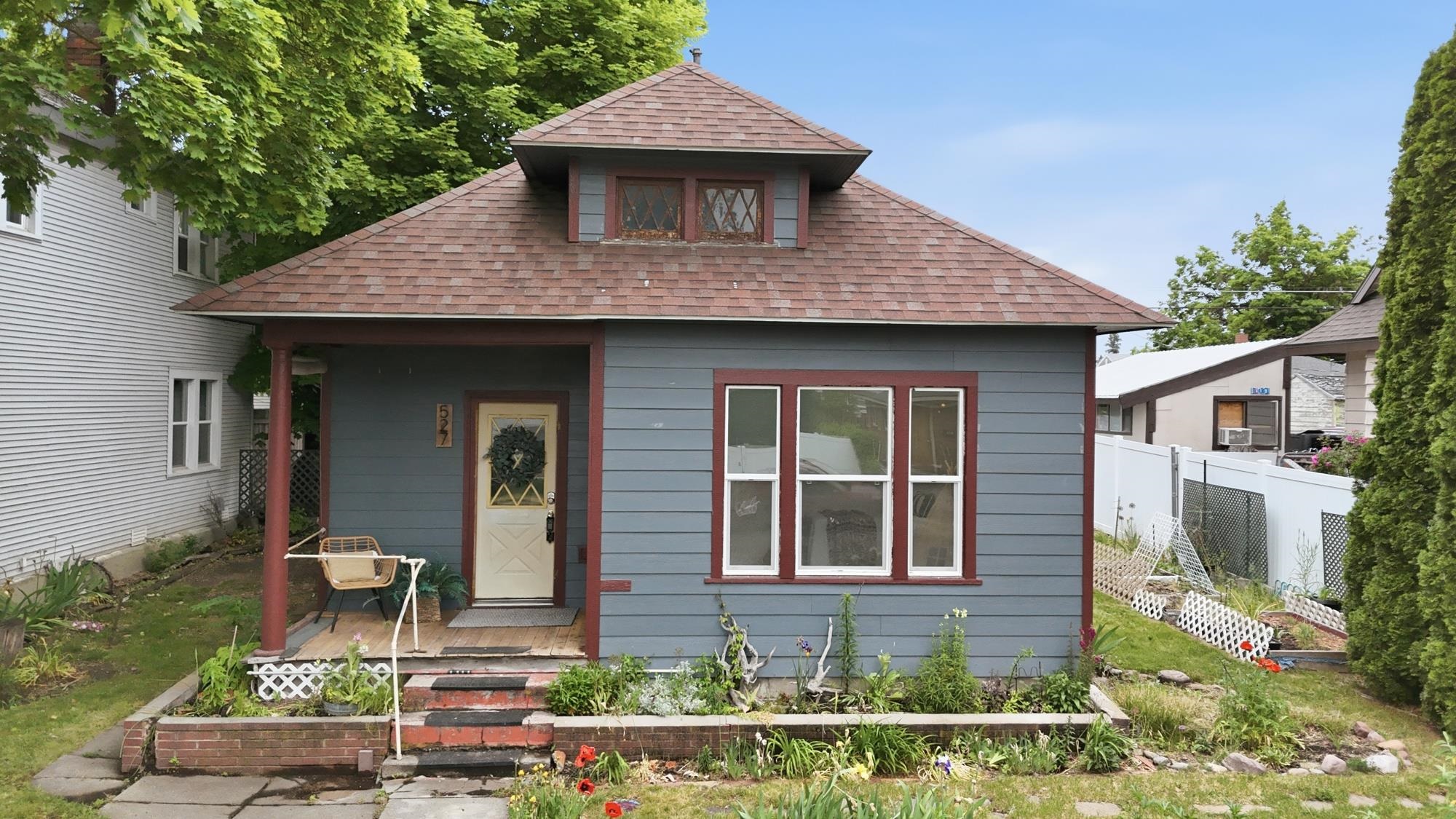 527 E Bridgeport Ave - Photo 1