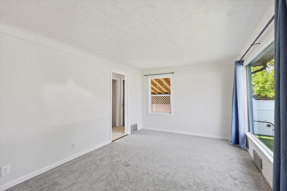 4728 N Cannon St - Photo 6