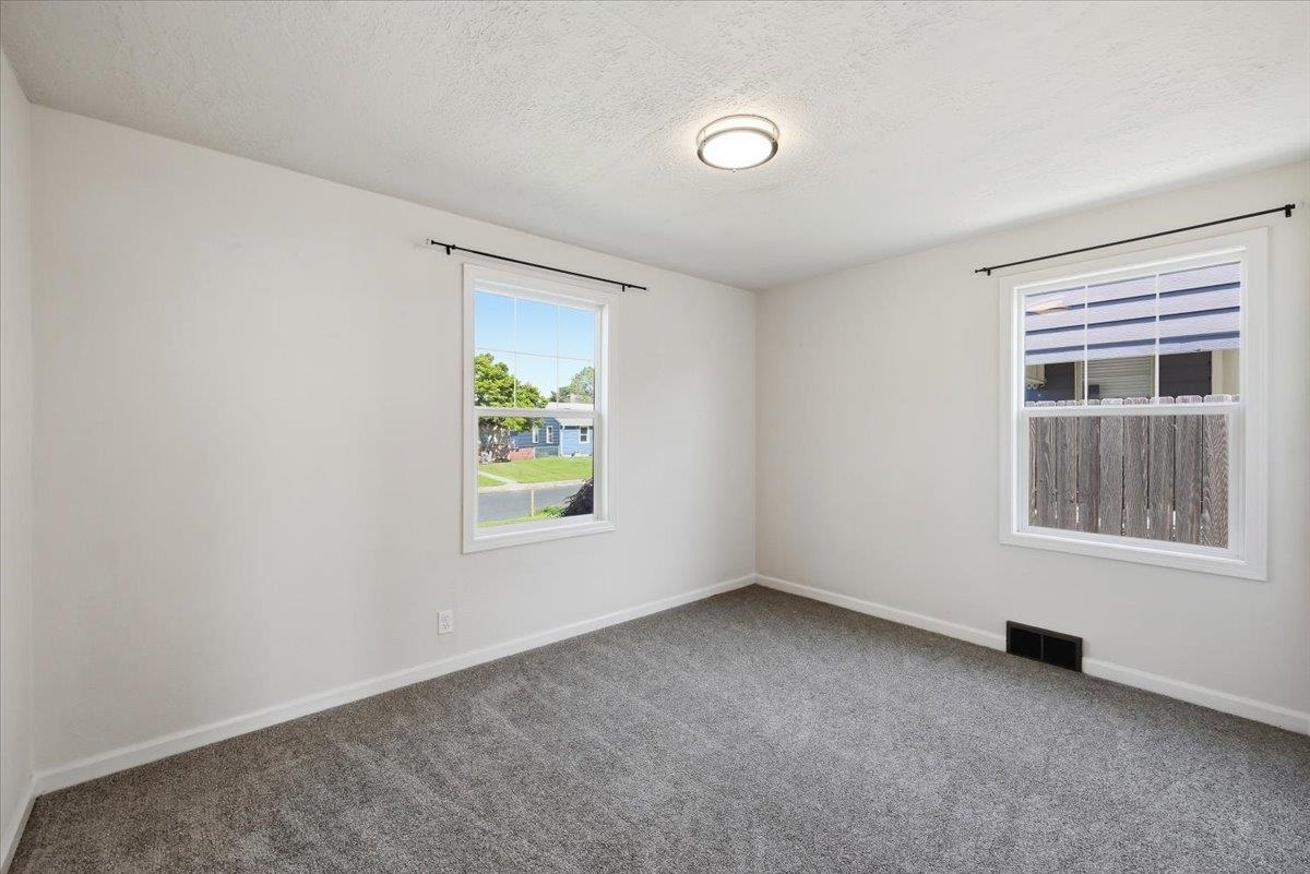 4728 N Cannon St - Photo 13