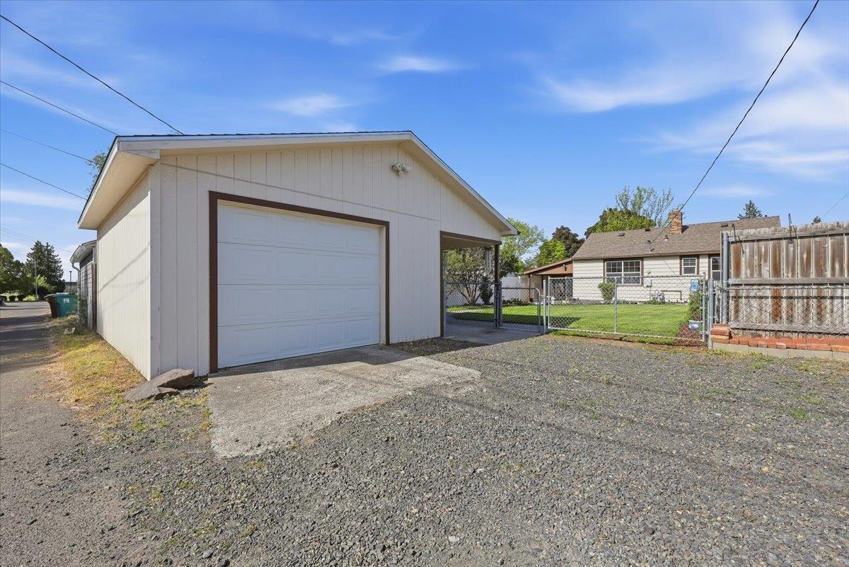 4728 N Cannon St - Photo 31
