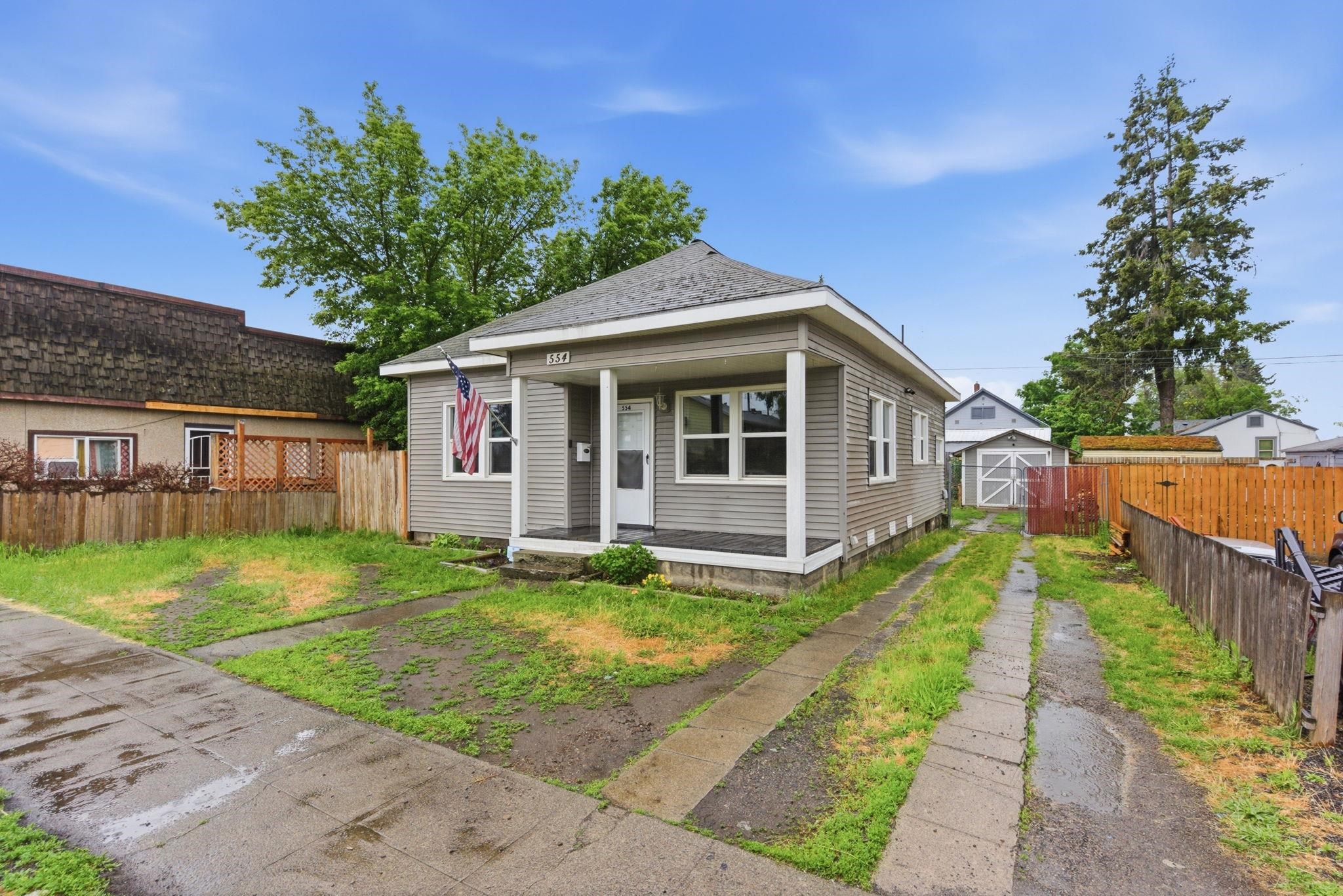 554 E Bridgeport Ave - Photo 2