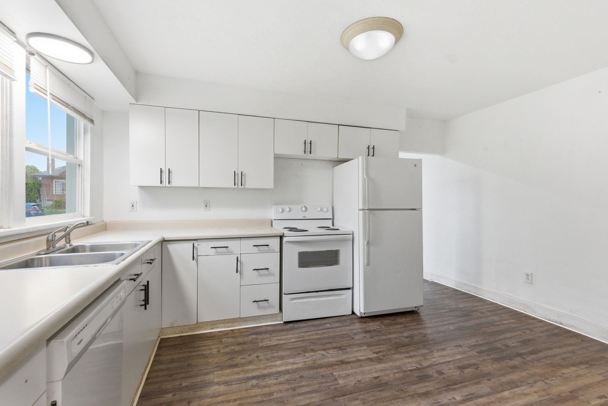 554 E Bridgeport Ave - Photo 8