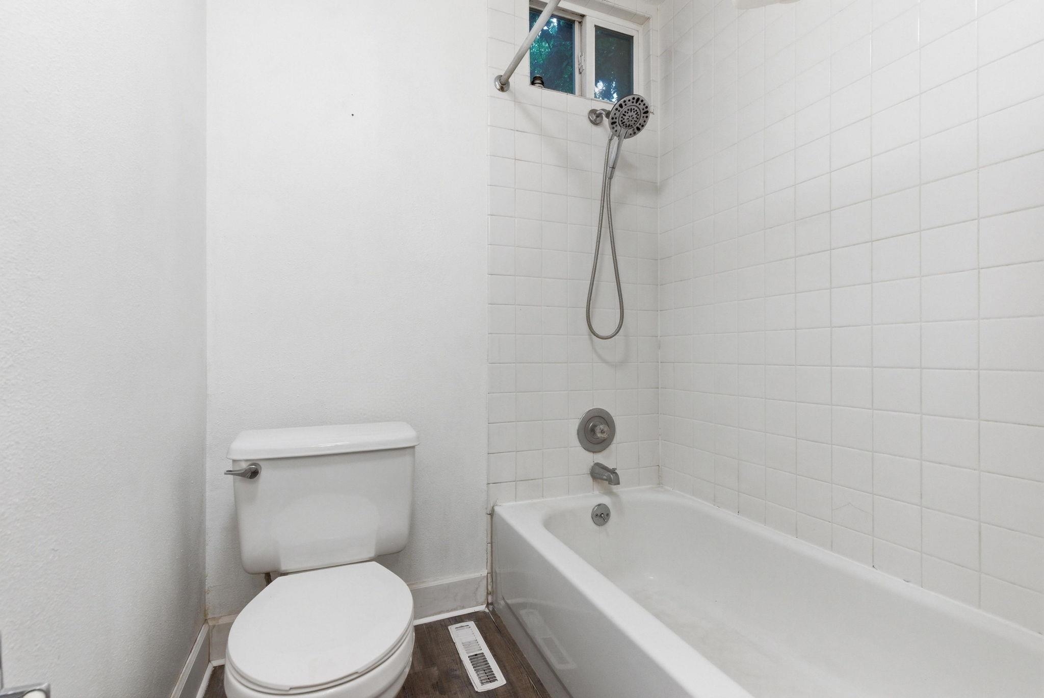 554 E Bridgeport Ave - Photo 13