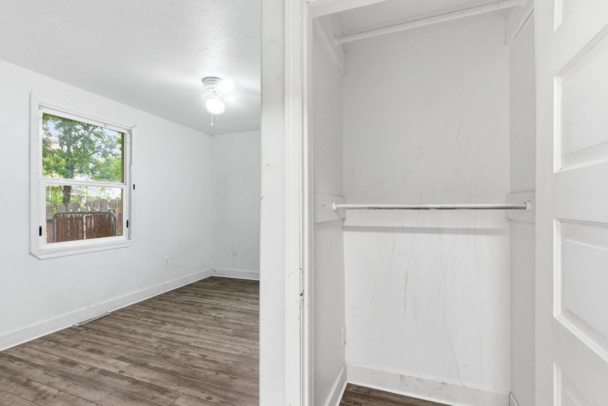 554 E Bridgeport Ave - Photo 15