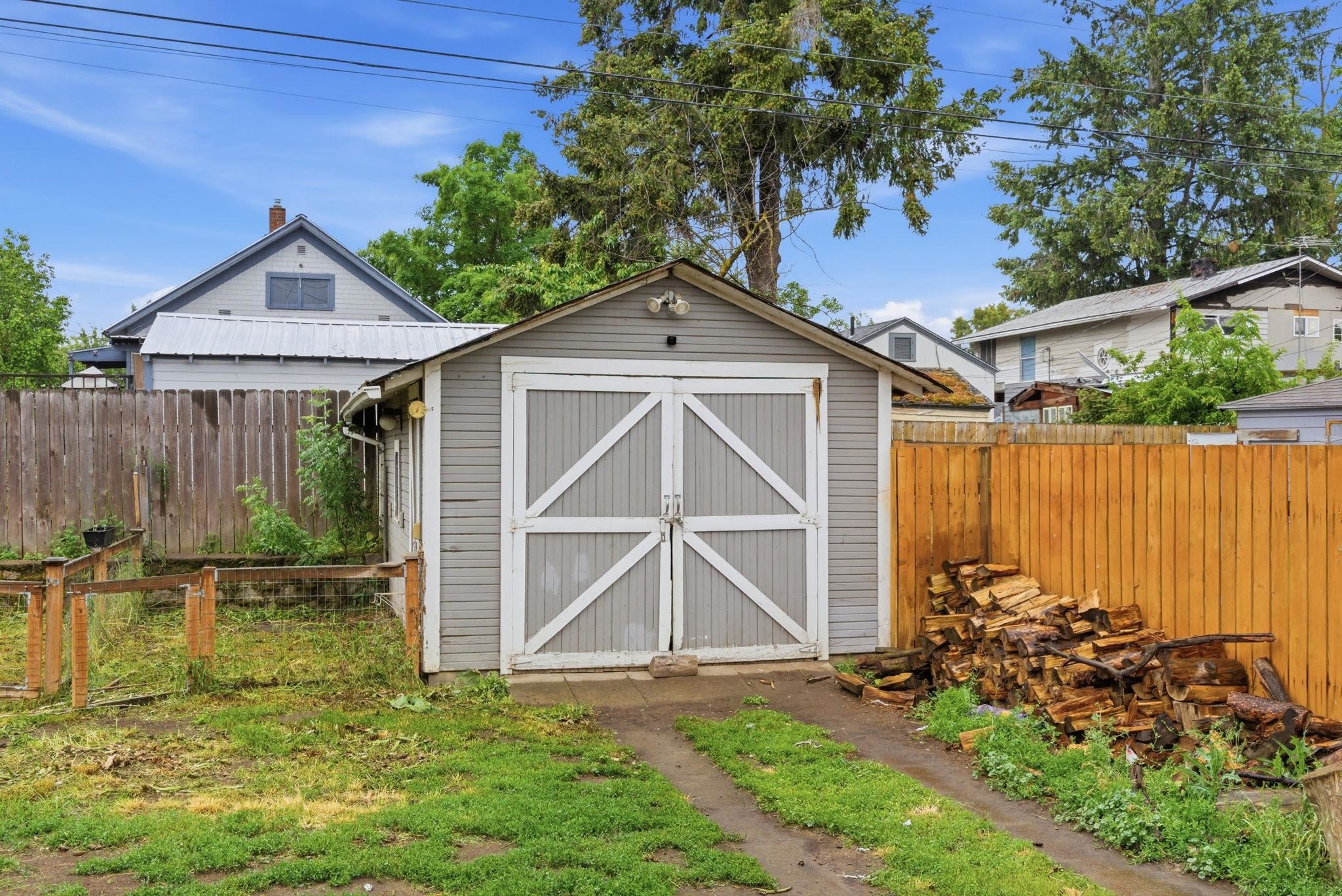554 E Bridgeport Ave - Photo 20