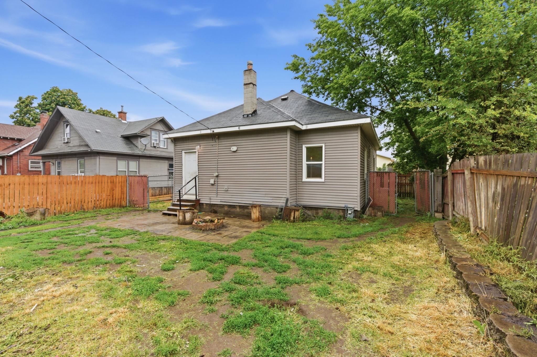 554 E Bridgeport Ave - Photo 24