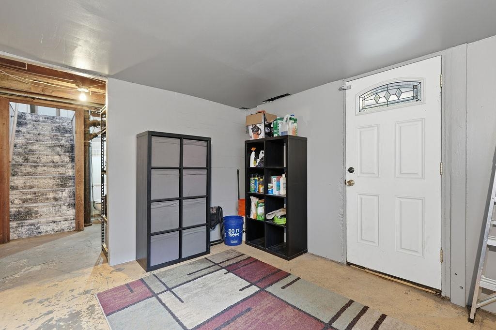 213 6th St - Photo 20