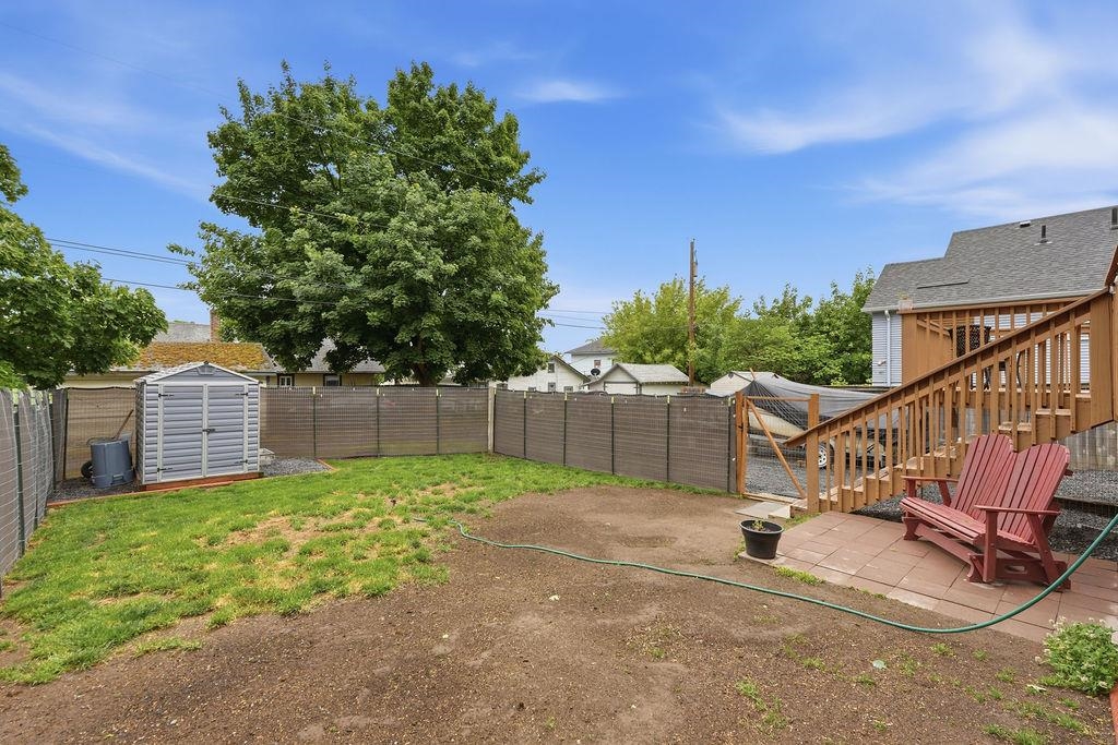 213 6th St - Photo 25