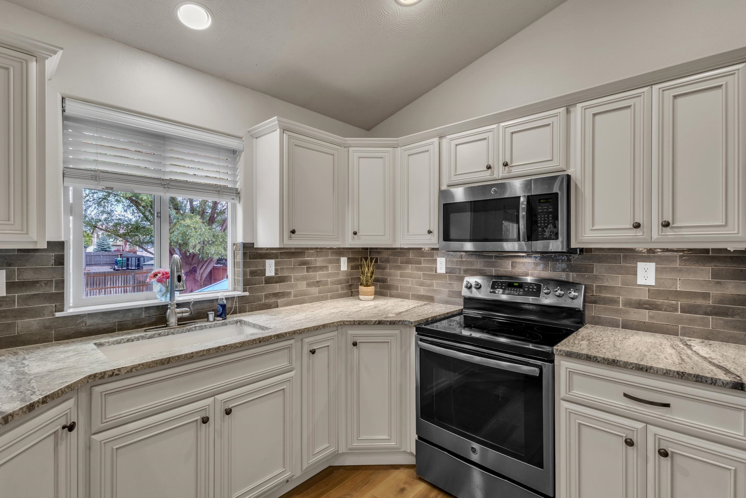 8716 N J Ct - Photo 13