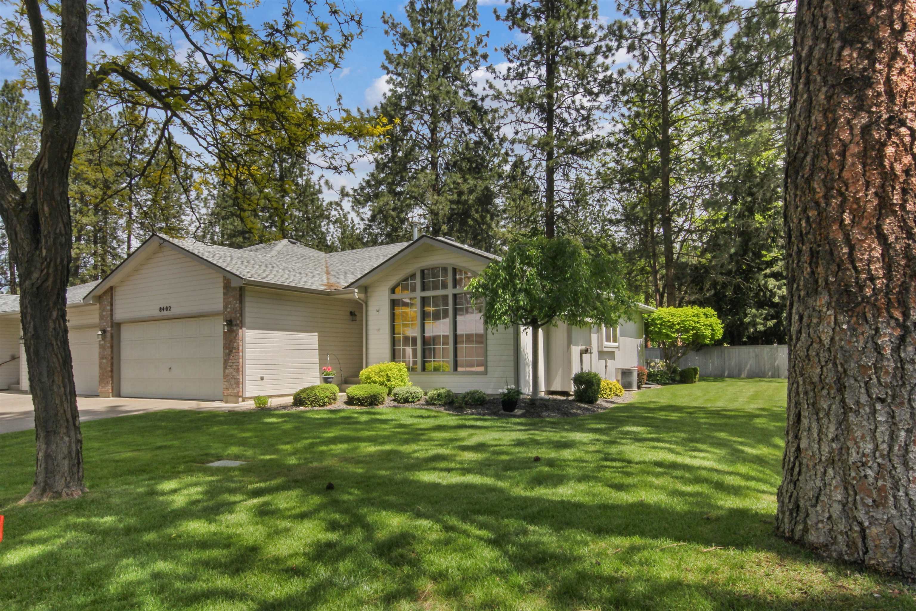 8402 N Pine Meadows Ln - Photo 2