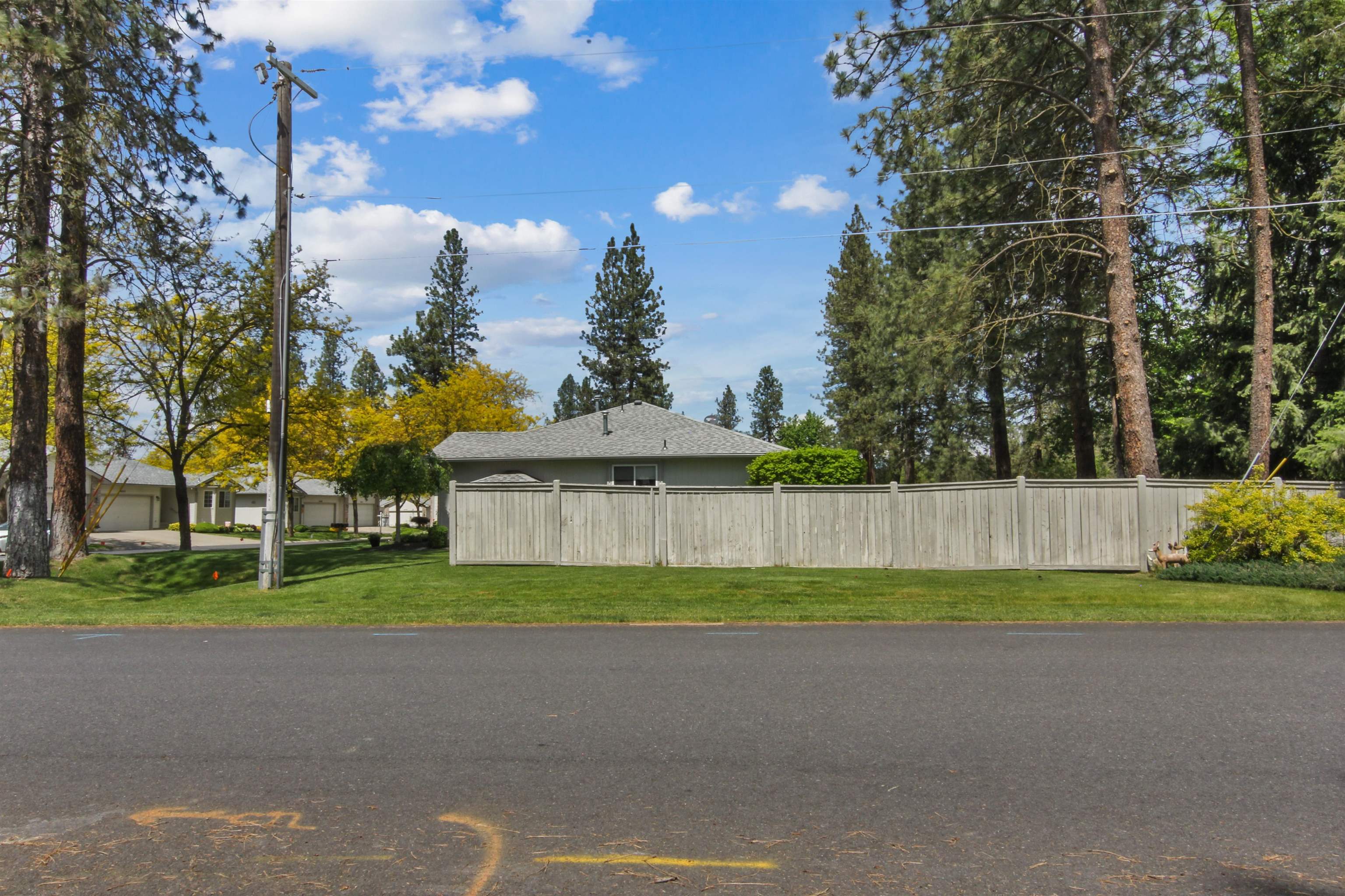 8402 N Pine Meadows Ln - Photo 3
