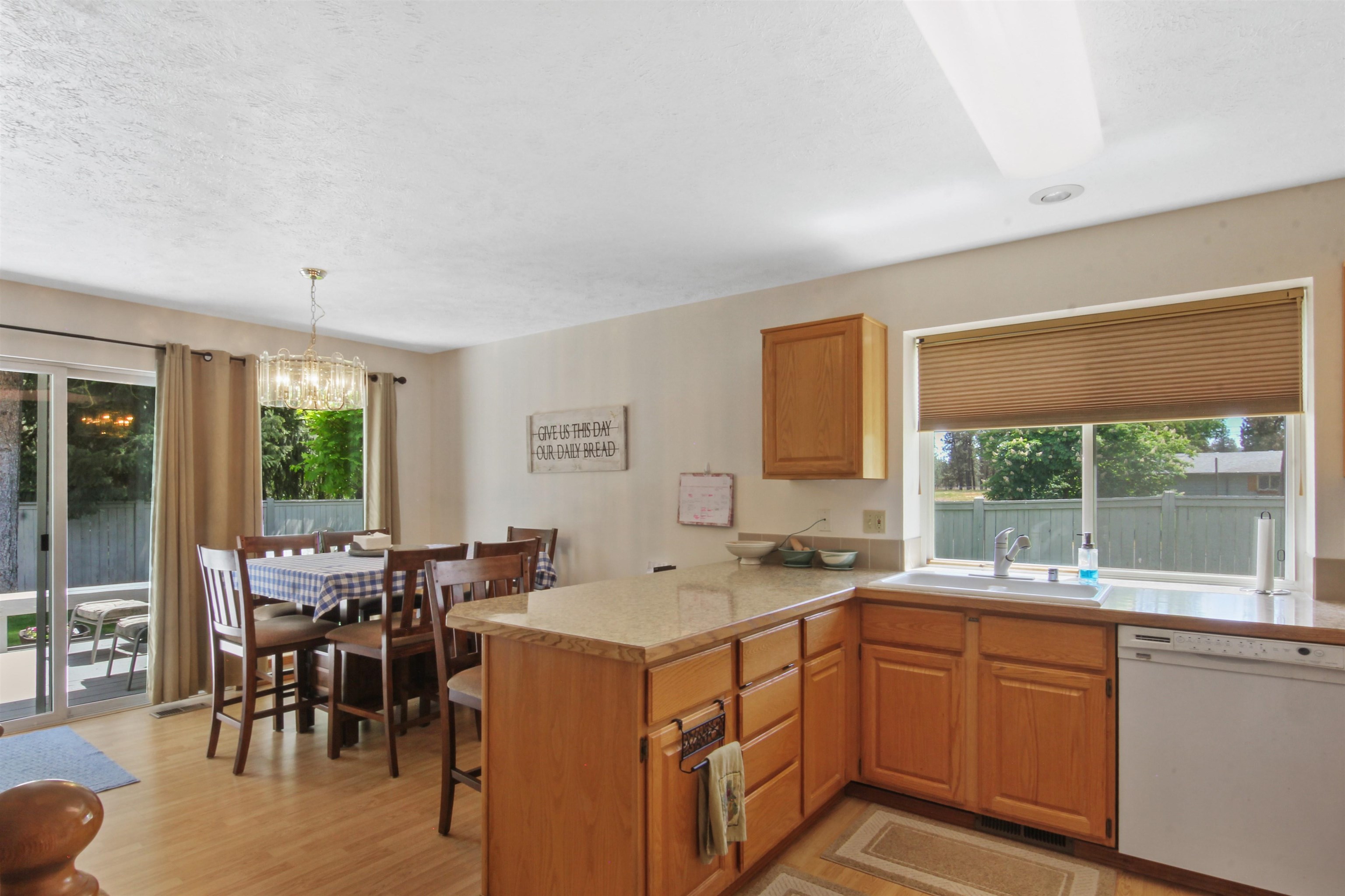 8402 N Pine Meadows Ln - Photo 7