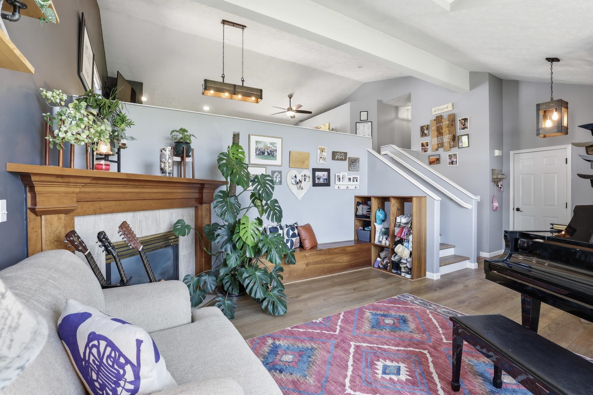 1020 N Drury Ct - Photo 3