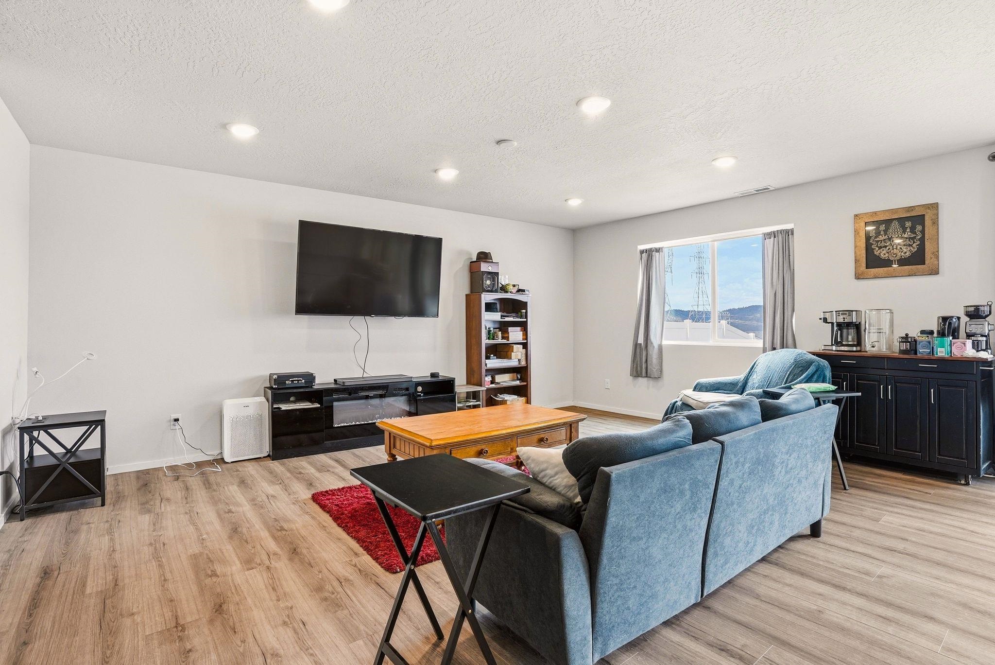 4464 W Bedford Ave - Photo 2