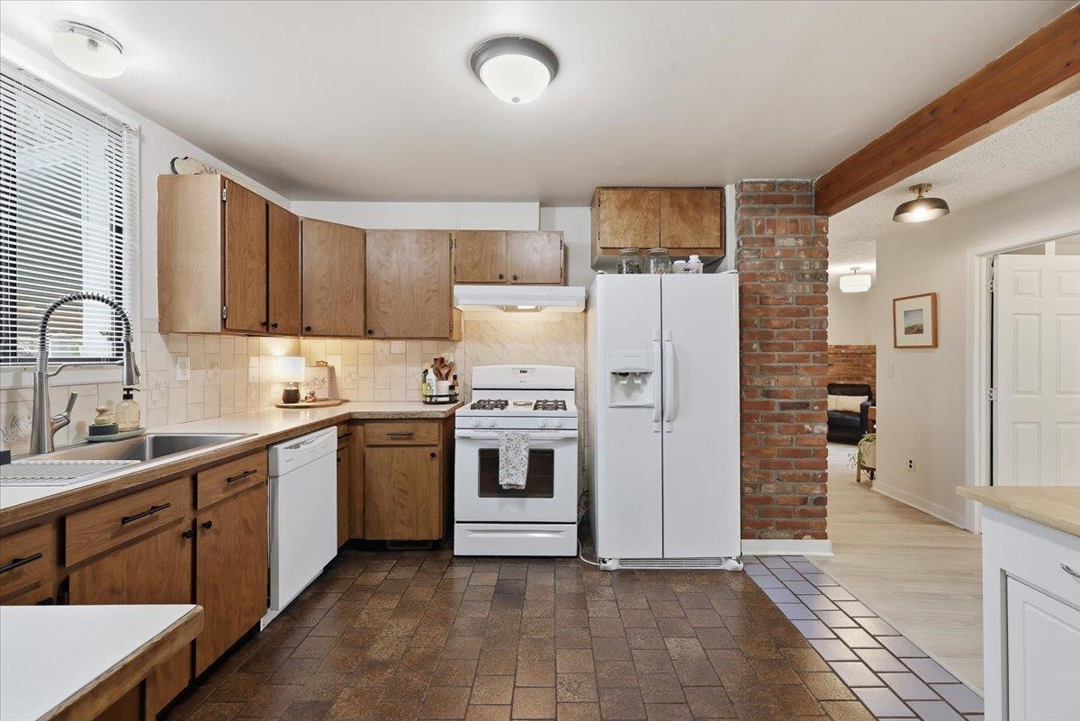 1818 E Rockwell Ave - Photo 12