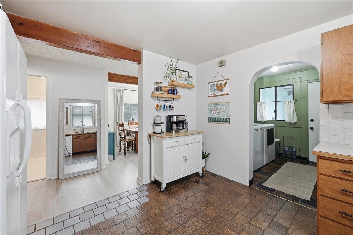 1818 E Rockwell Ave - Photo 13