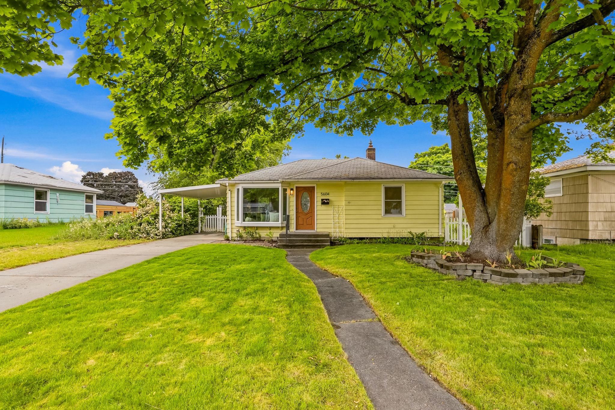 5604 N Elm St - Photo 1