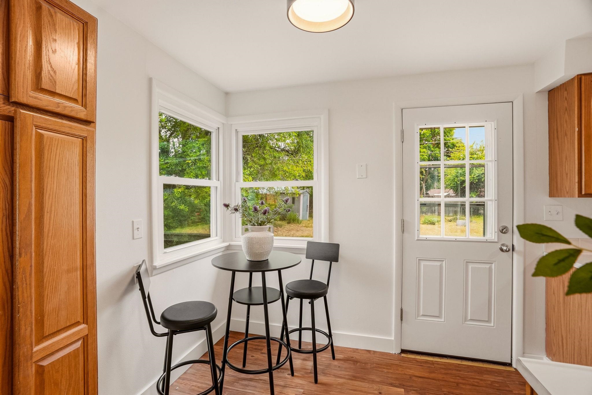 5604 N Elm St - Photo 10