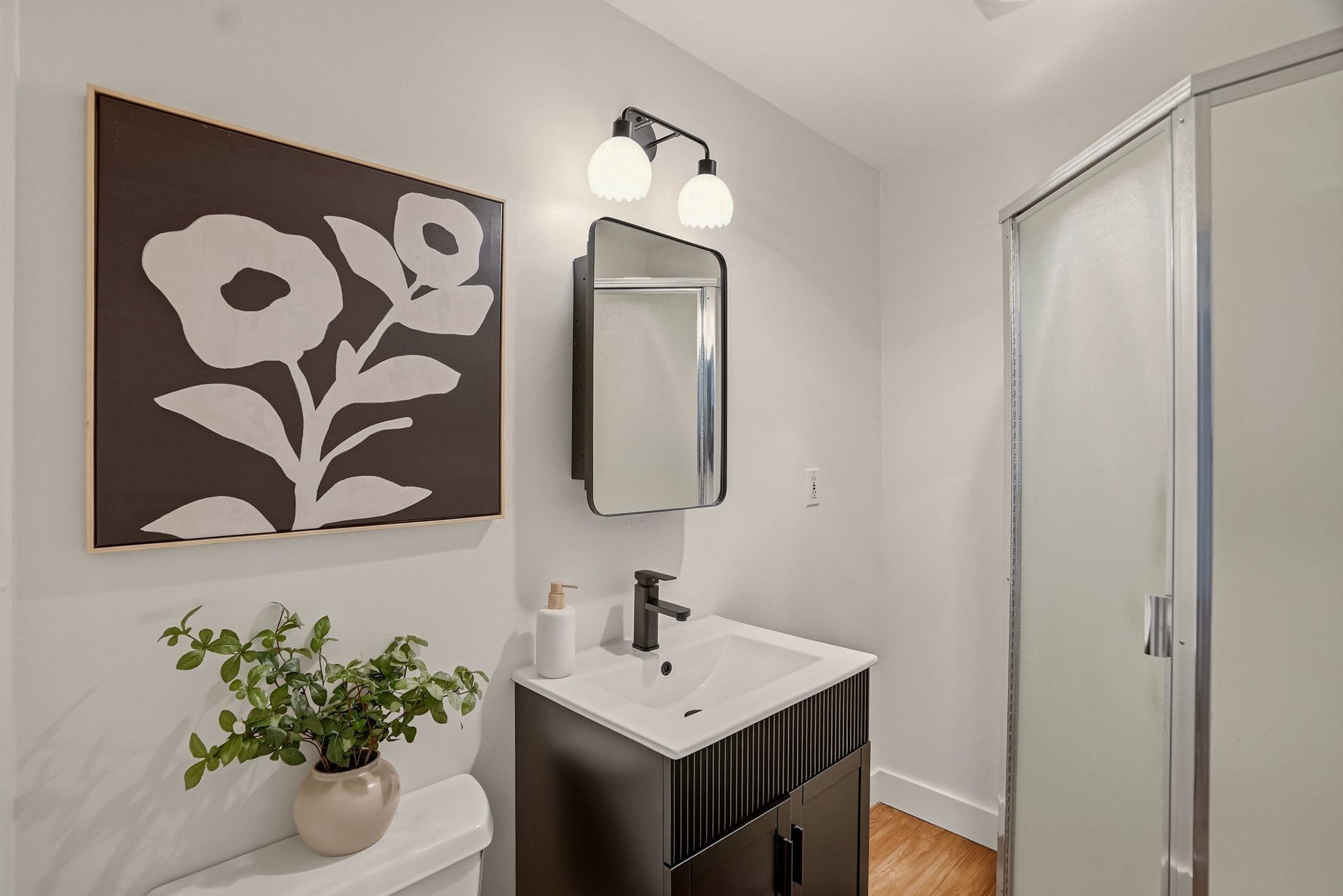 5604 N Elm St - Photo 12
