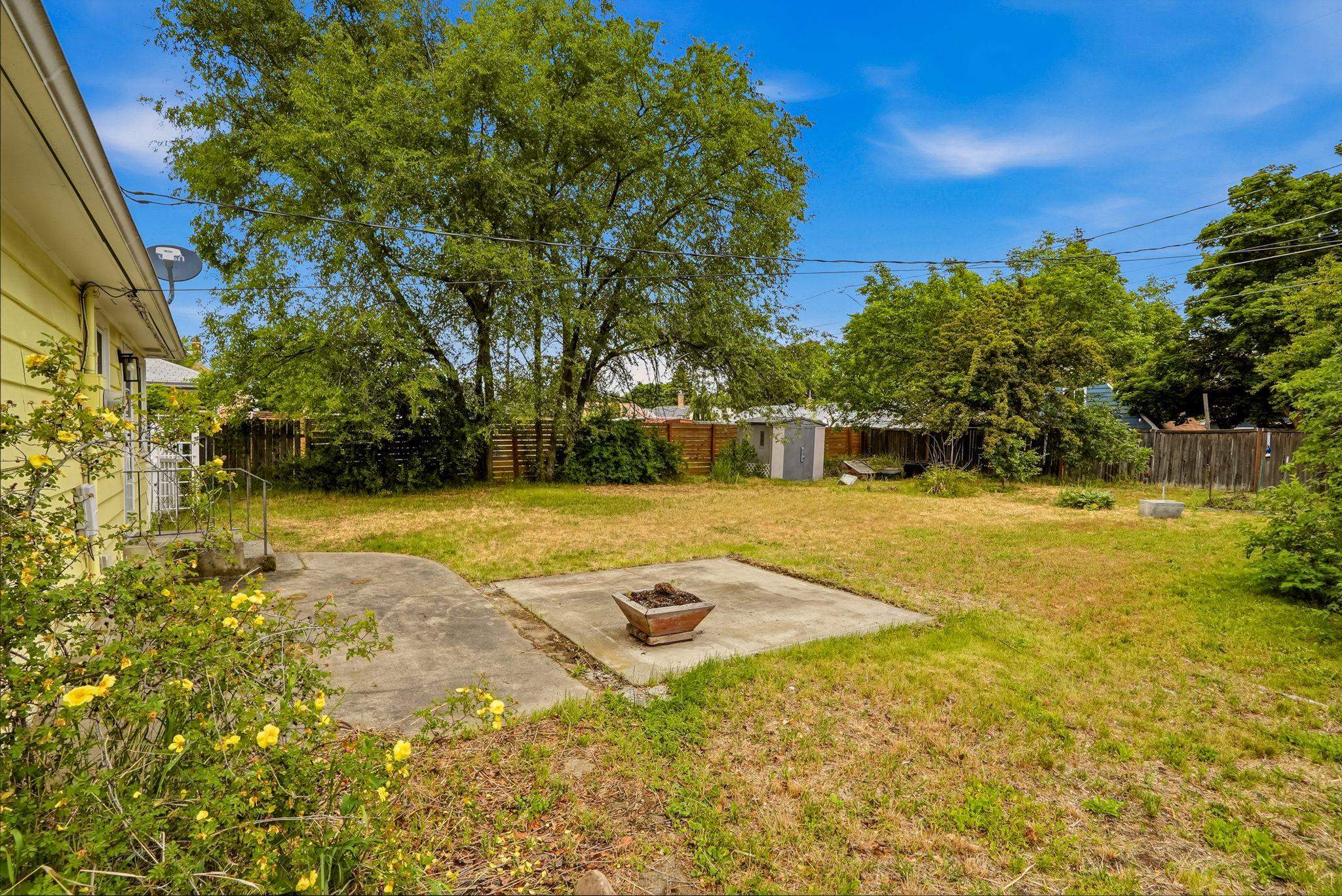 5604 N Elm St - Photo 16