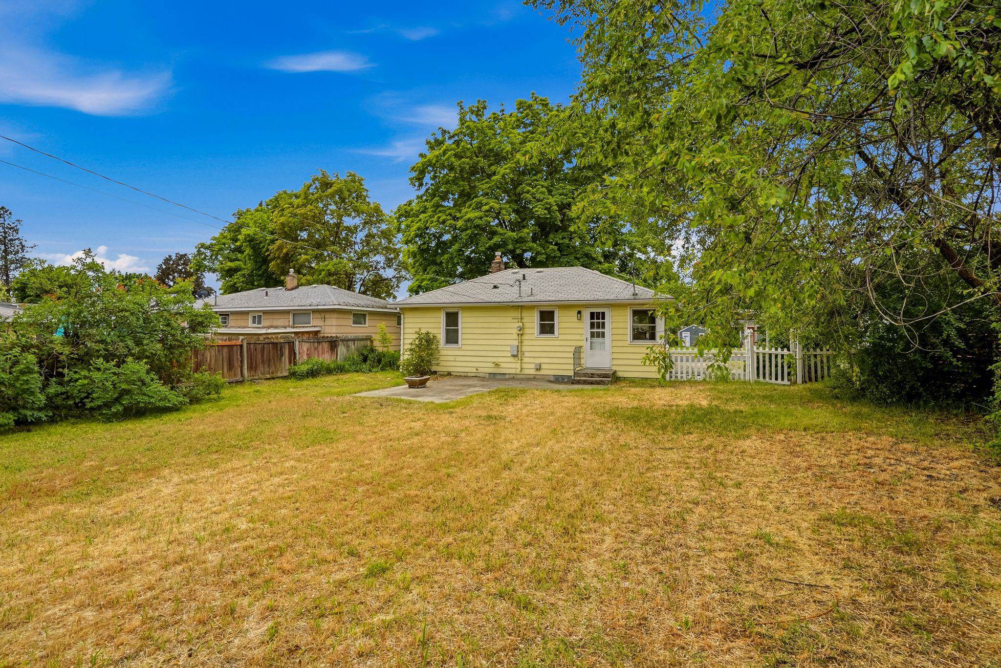 5604 N Elm St - Photo 18