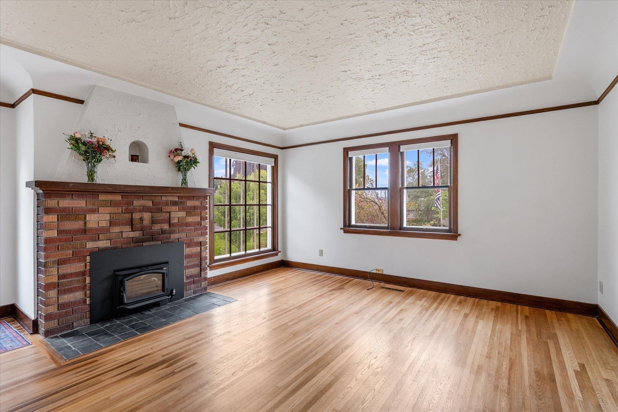 3507 N Normandie St - Photo 3