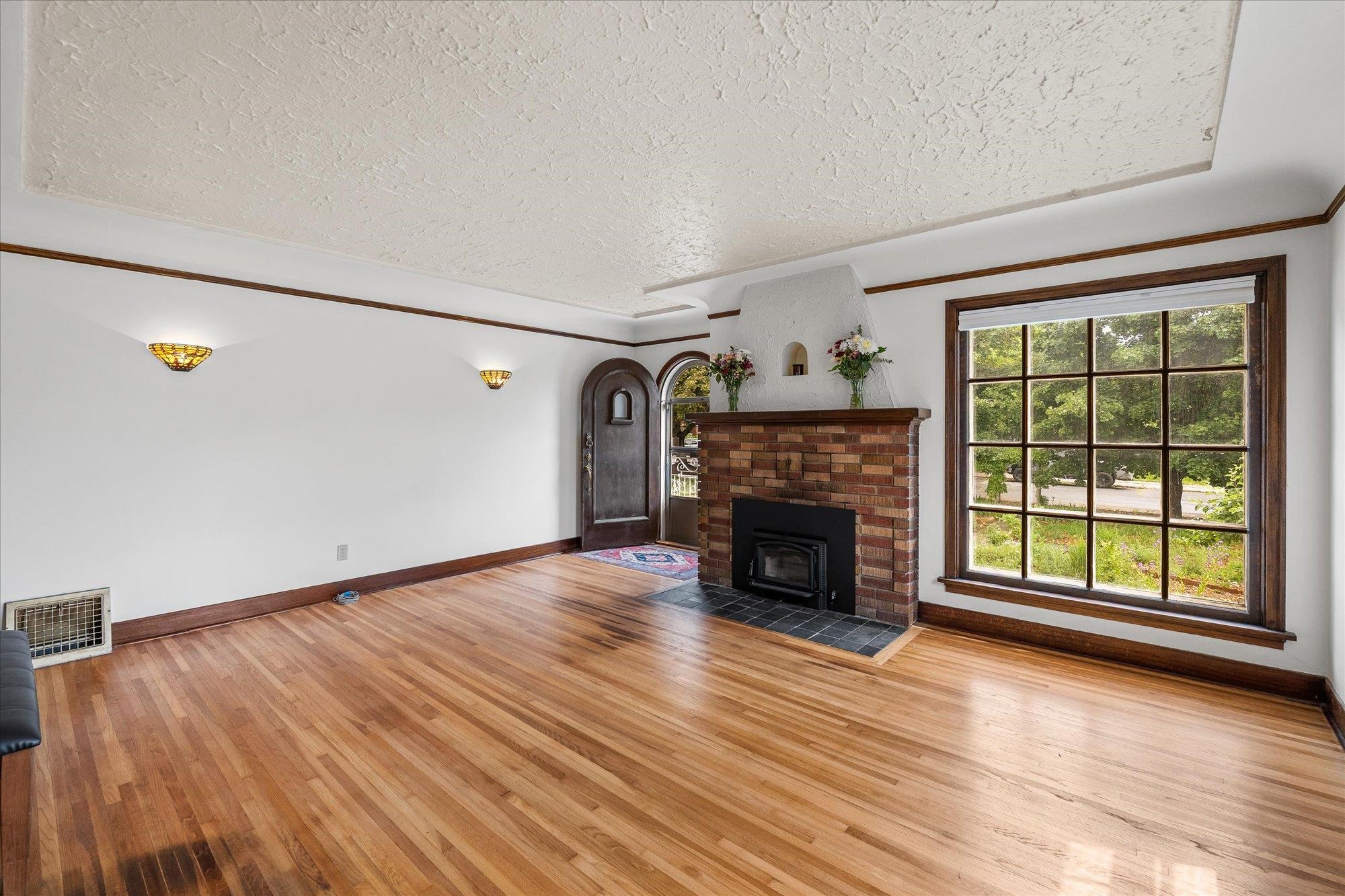 3507 N Normandie St - Photo 6