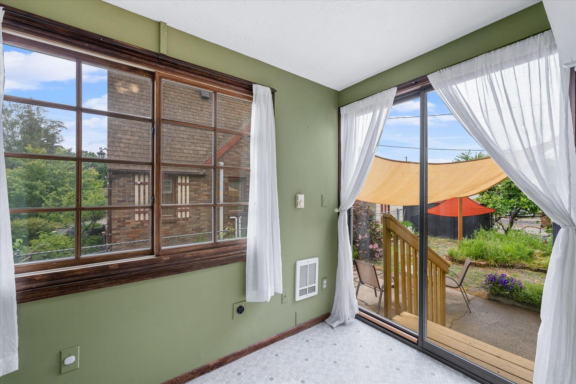 3507 N Normandie St - Photo 17