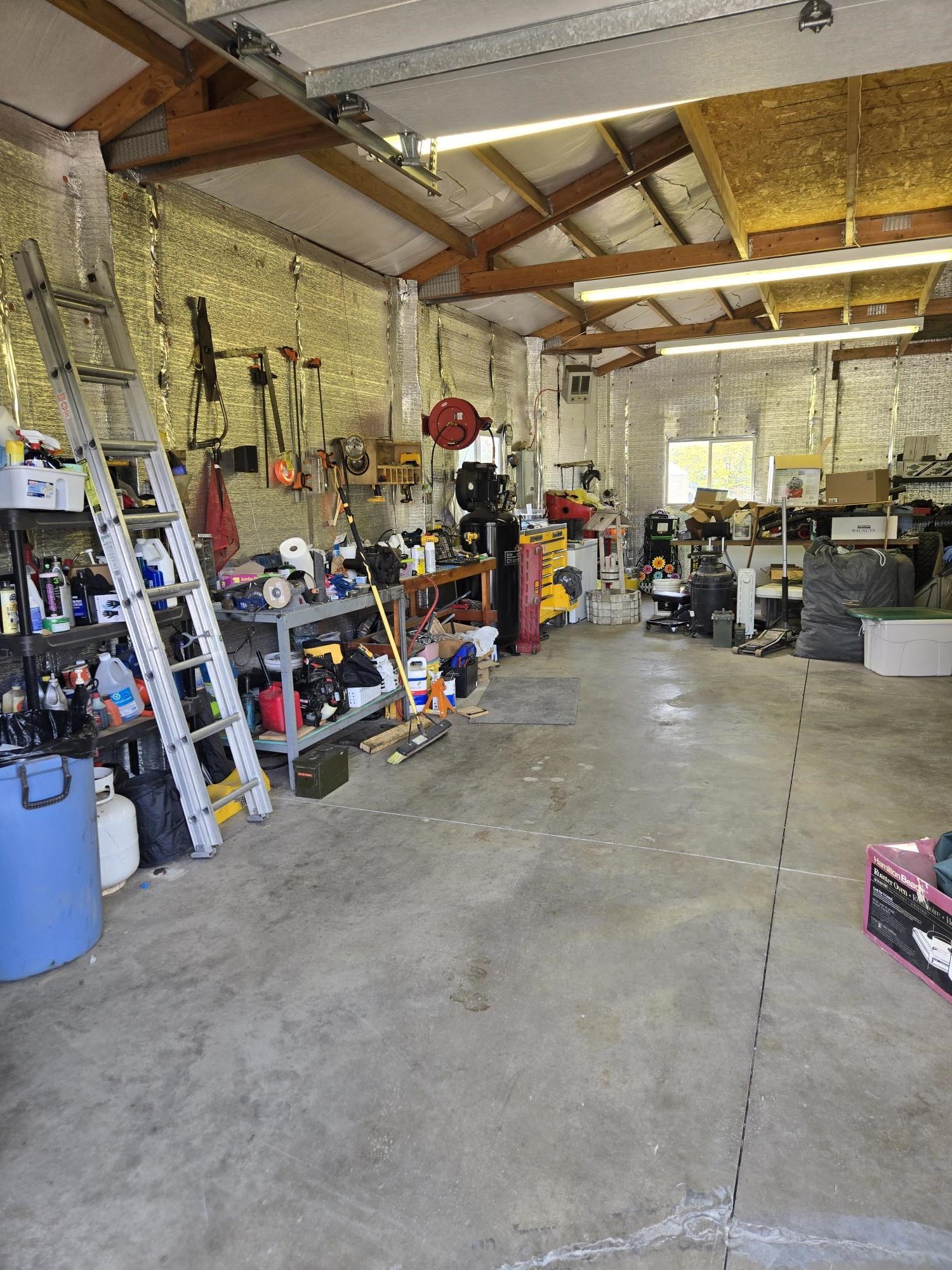 1306 E 3rd Ave - Photo 37