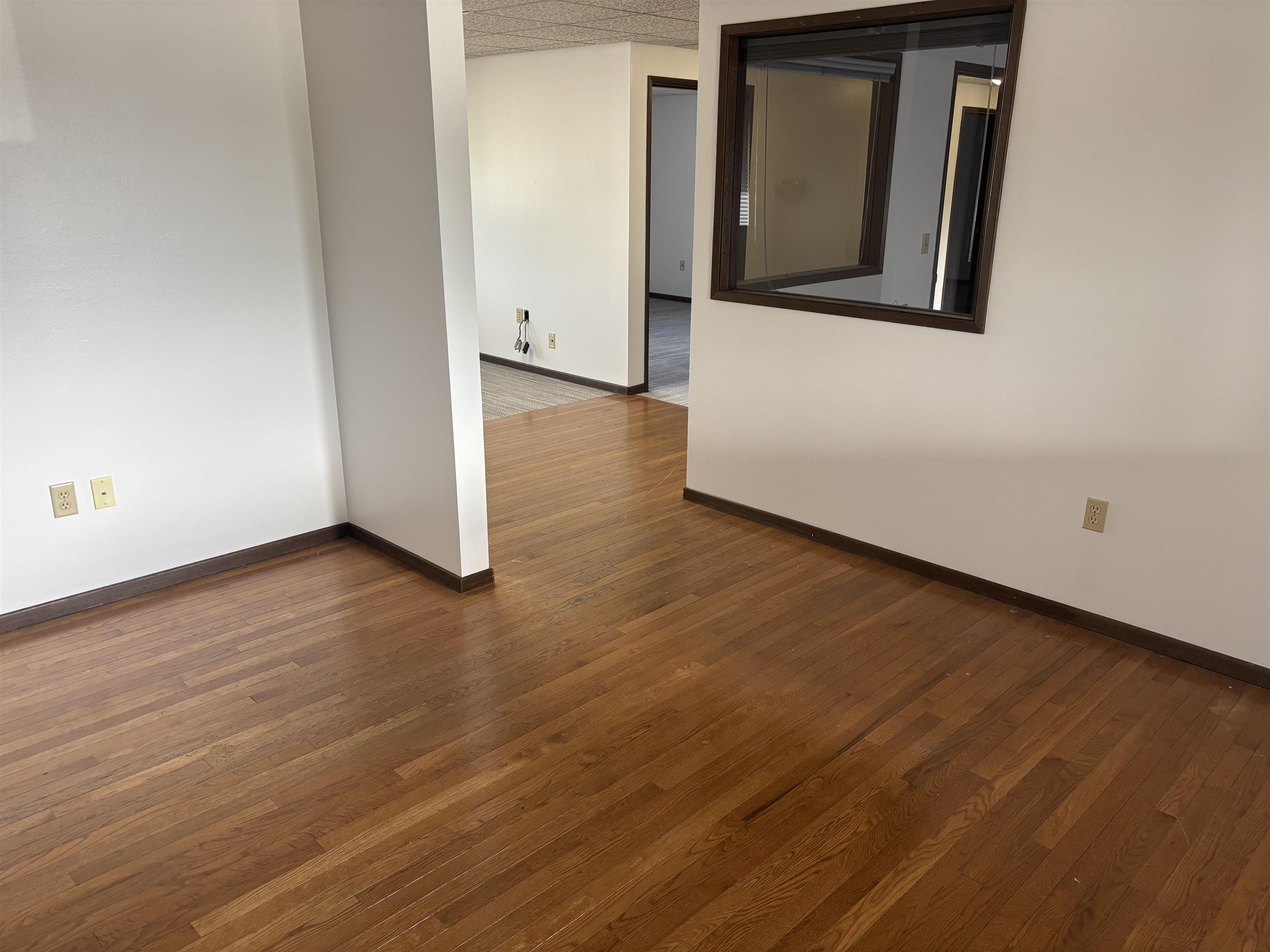 1201 N Ash St - Photo 2