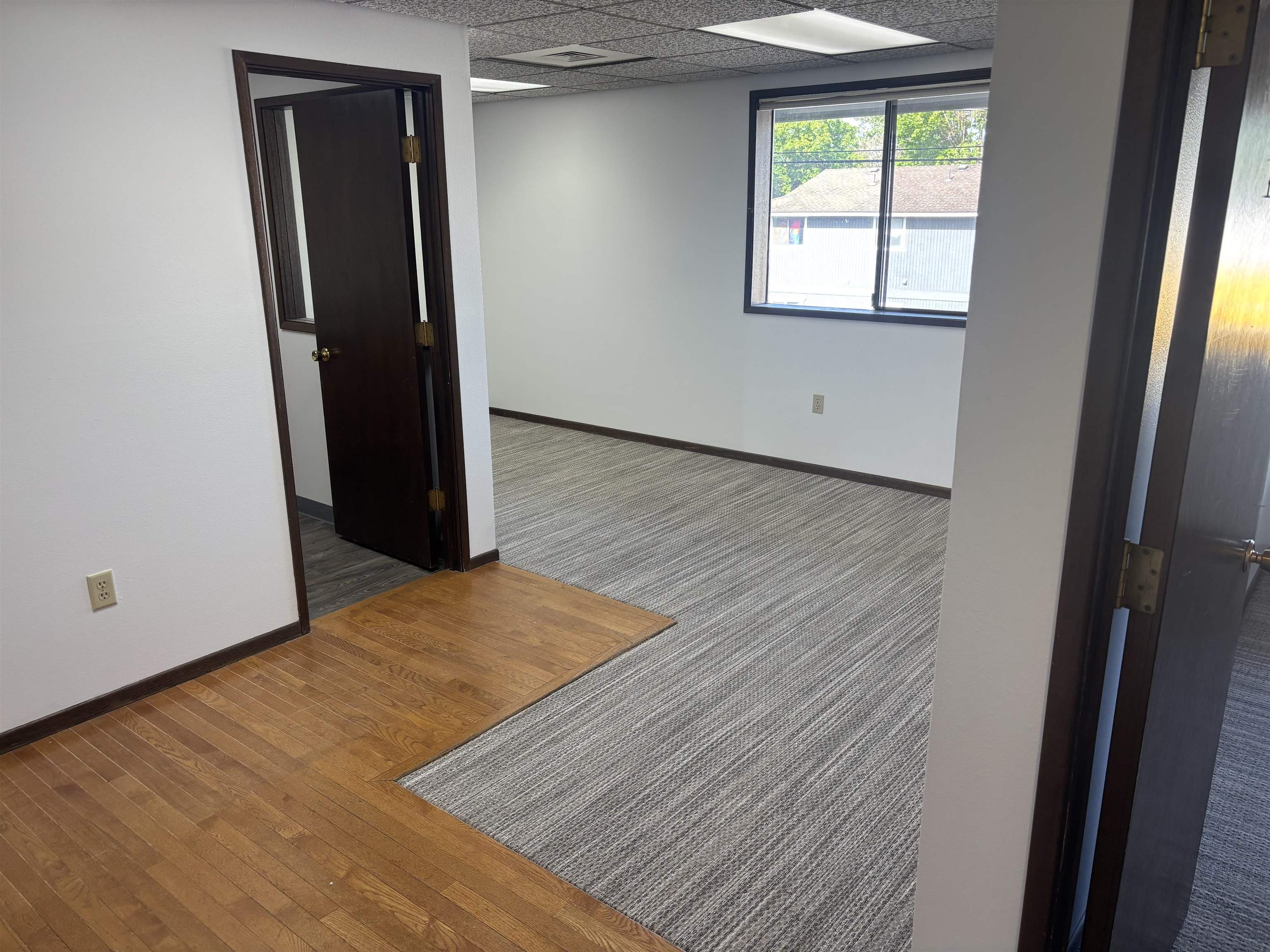 1201 N Ash St - Photo 4