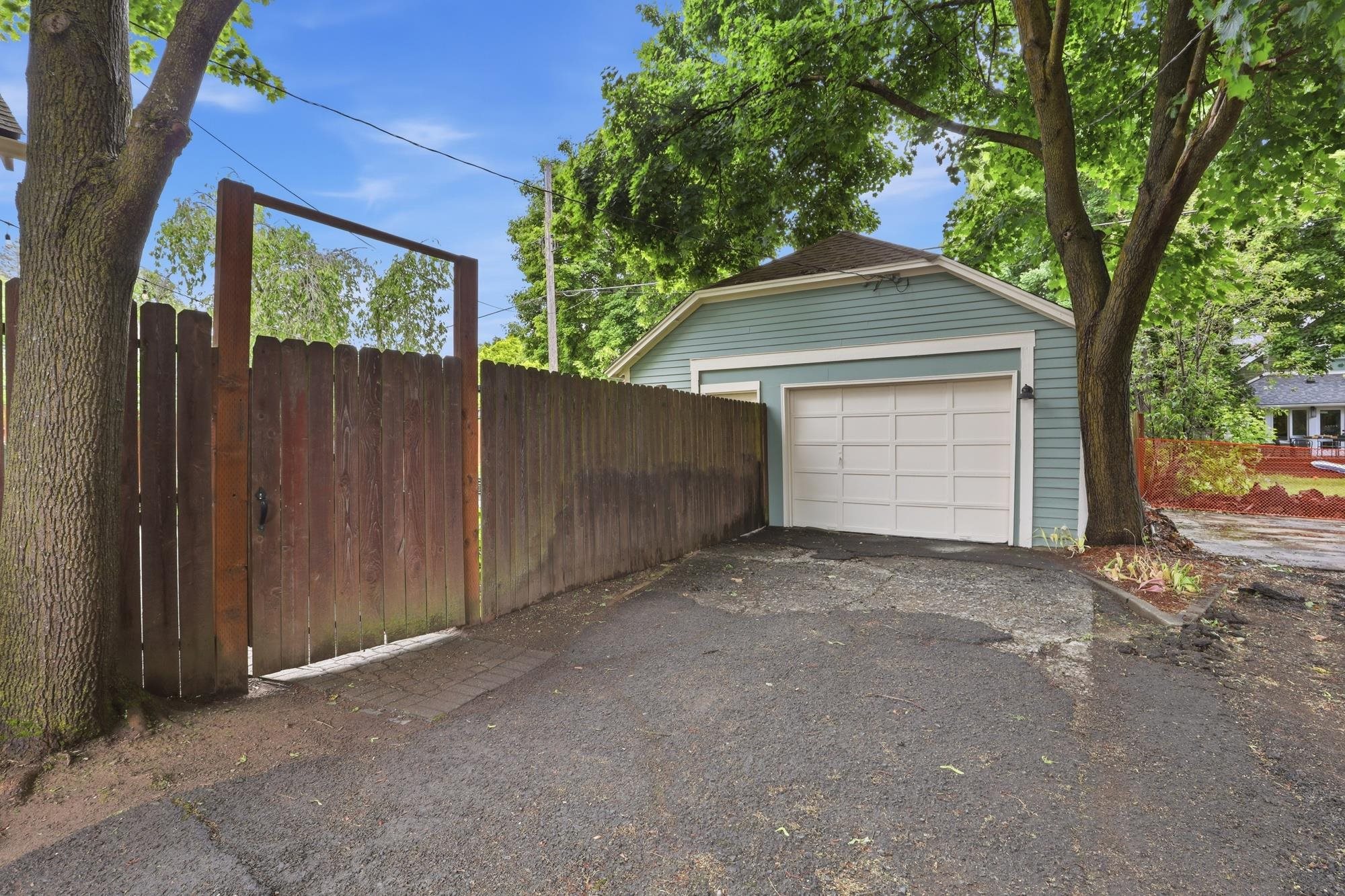 733 E 33rd Ave - Photo 43