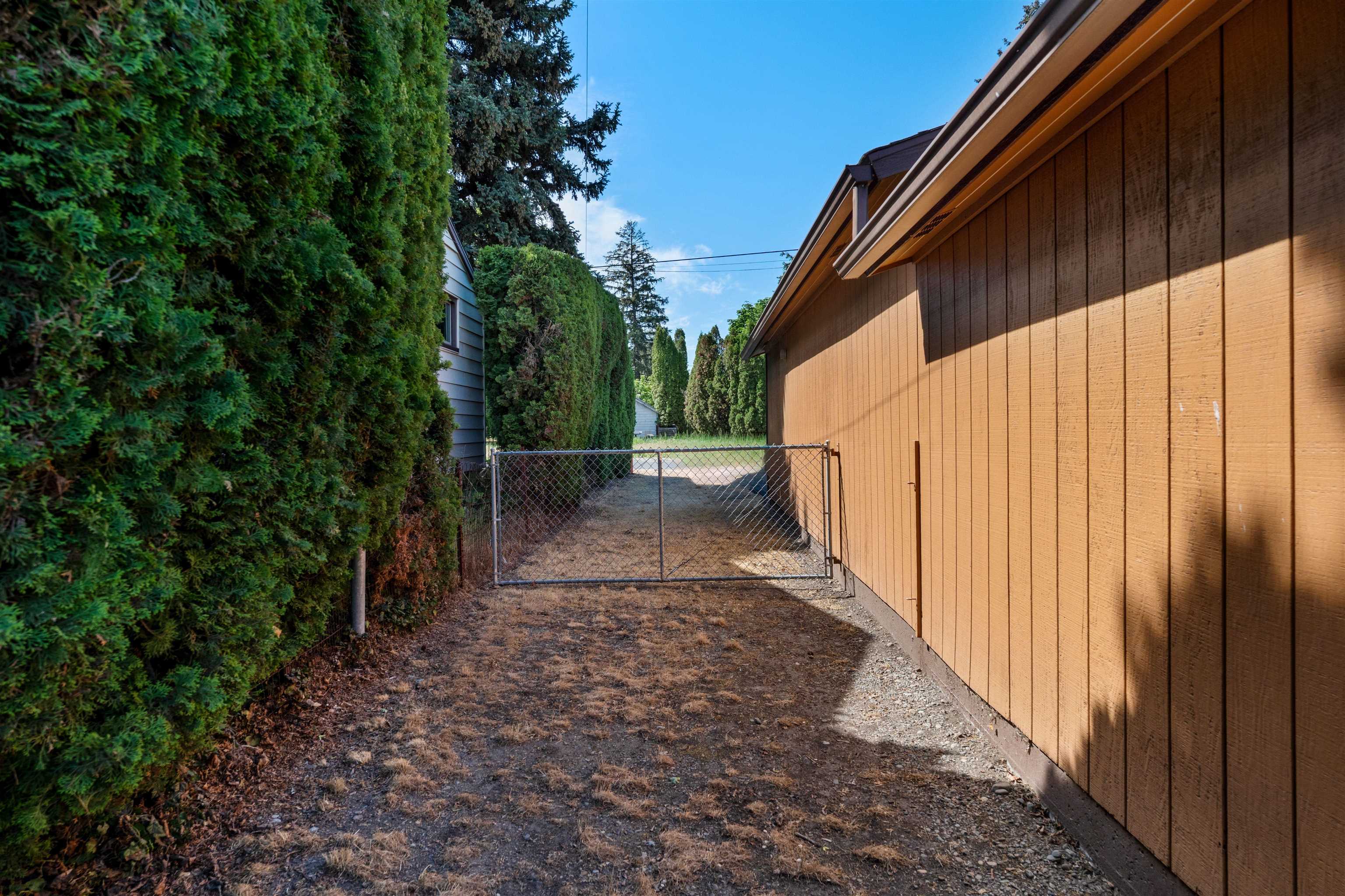 8203 E Frederick Ave - Photo 31
