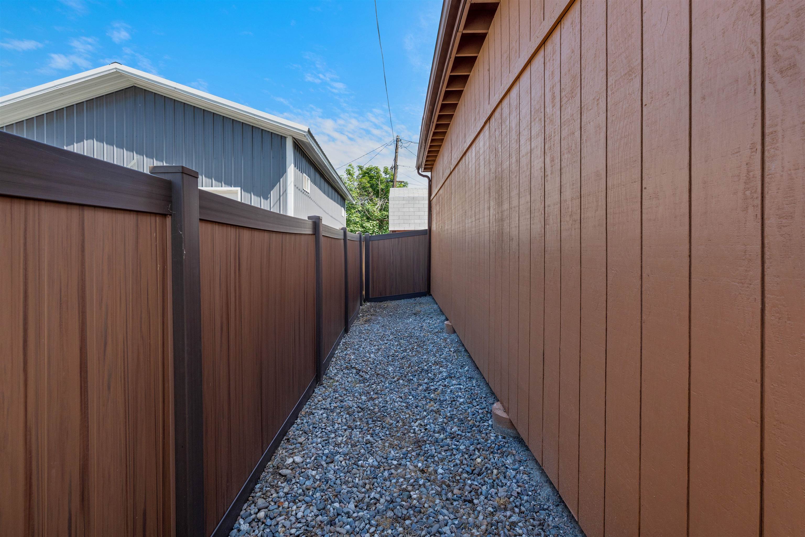 8203 E Frederick Ave - Photo 32