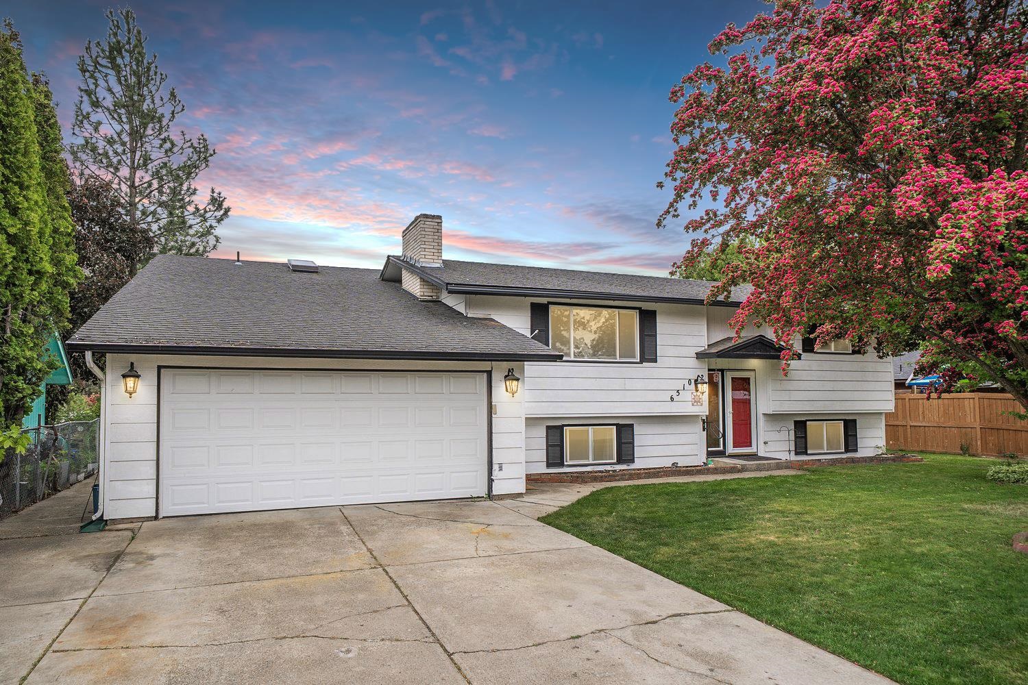 6510 E 10th Ave - Photo 1