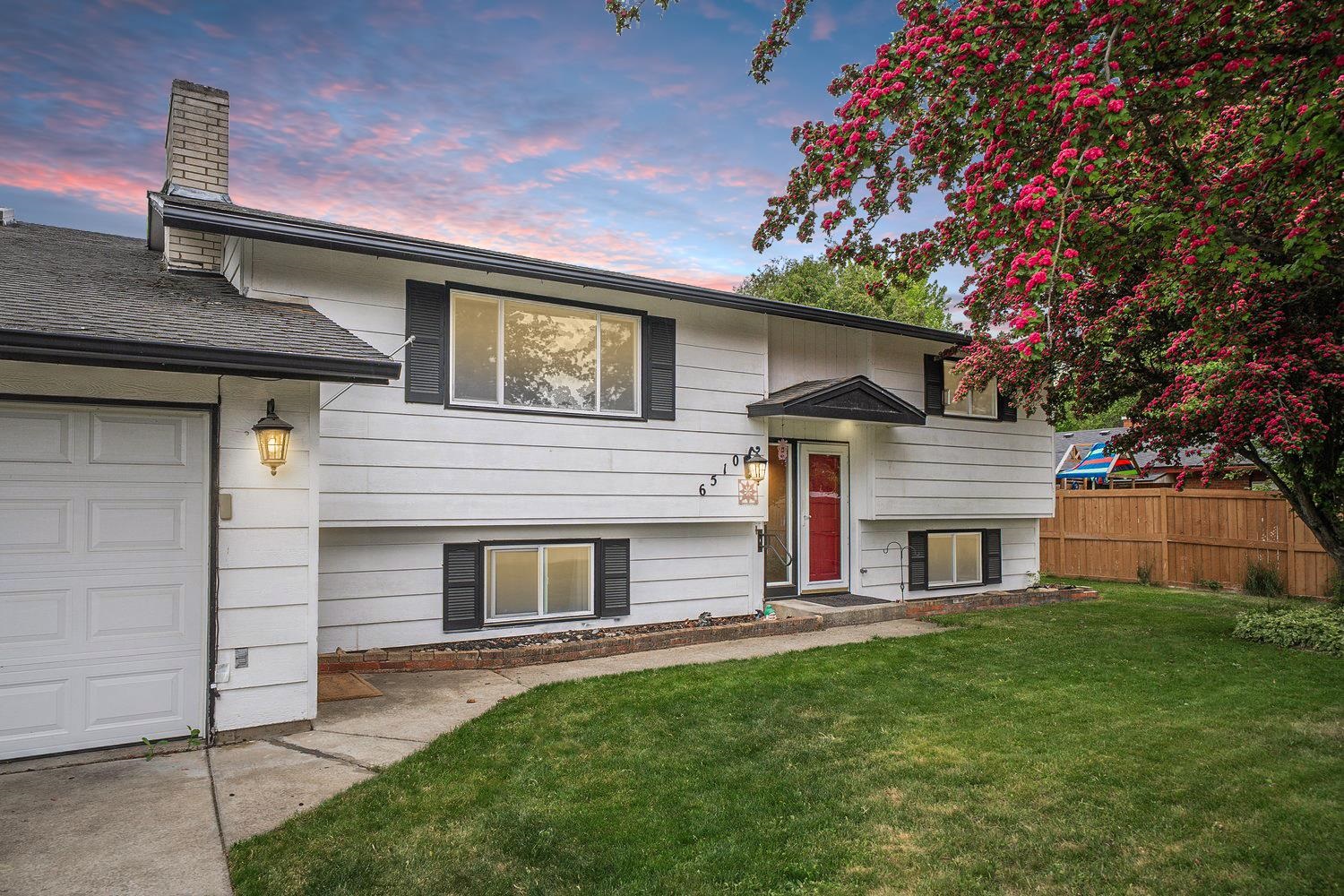 6510 E 10th Ave - Photo 2