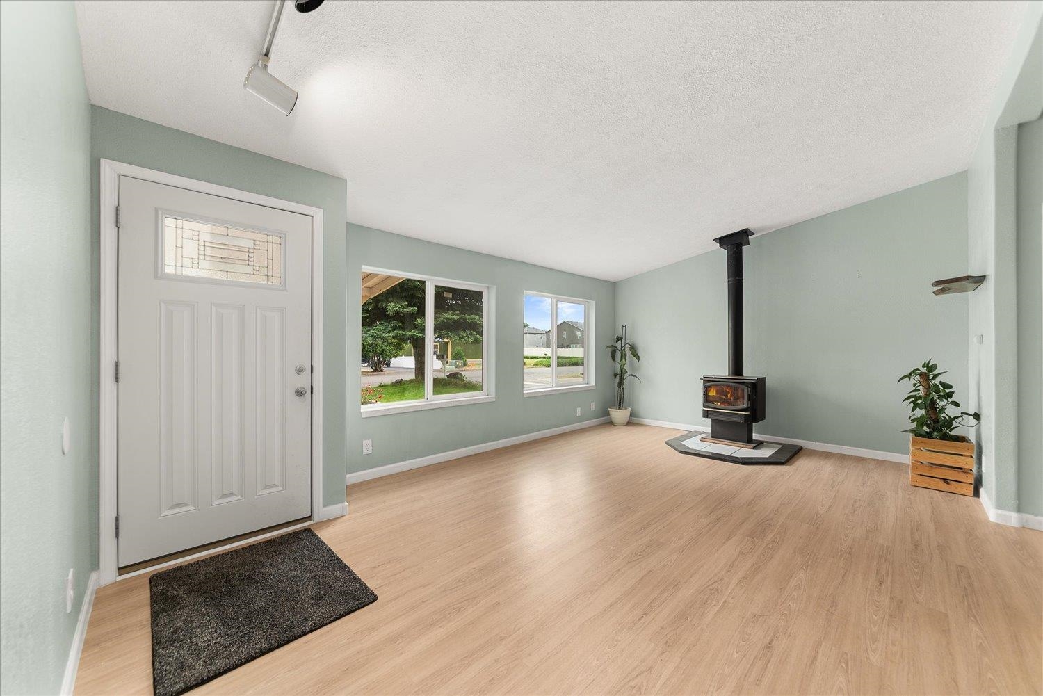 3315 E 3rd Ct - Photo 6