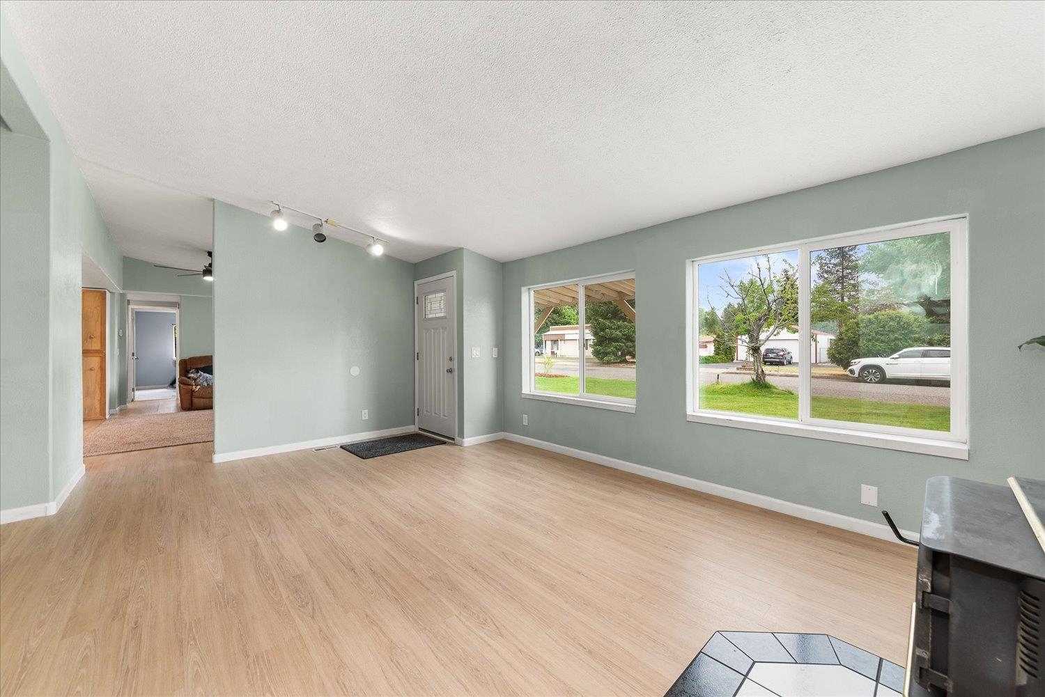 3315 E 3rd Ct - Photo 10