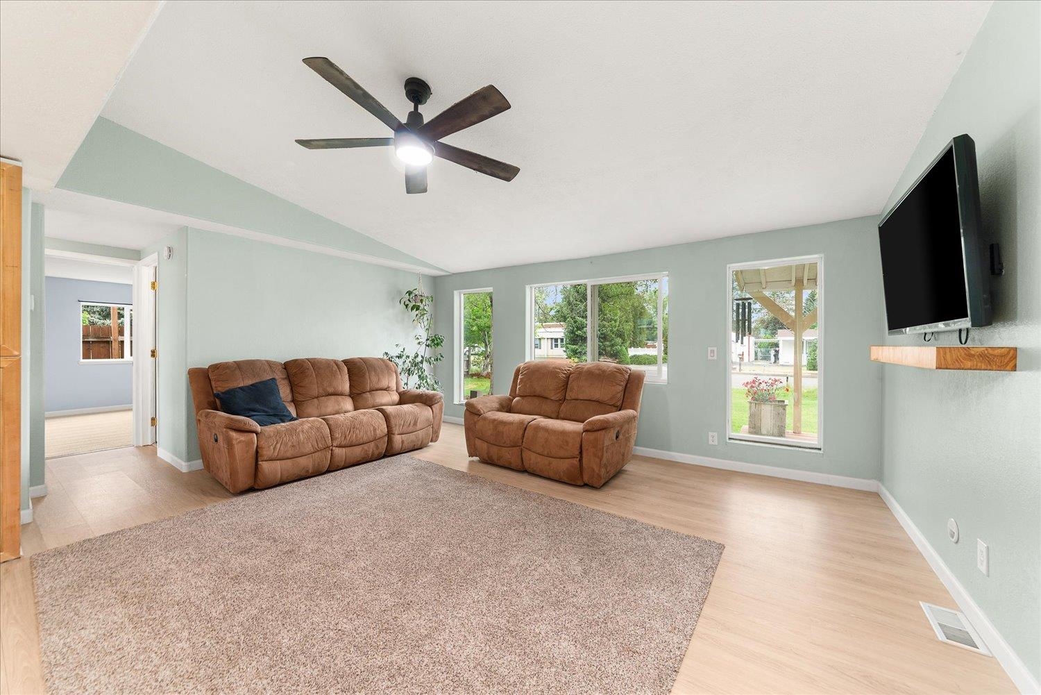 3315 E 3rd Ct - Photo 14