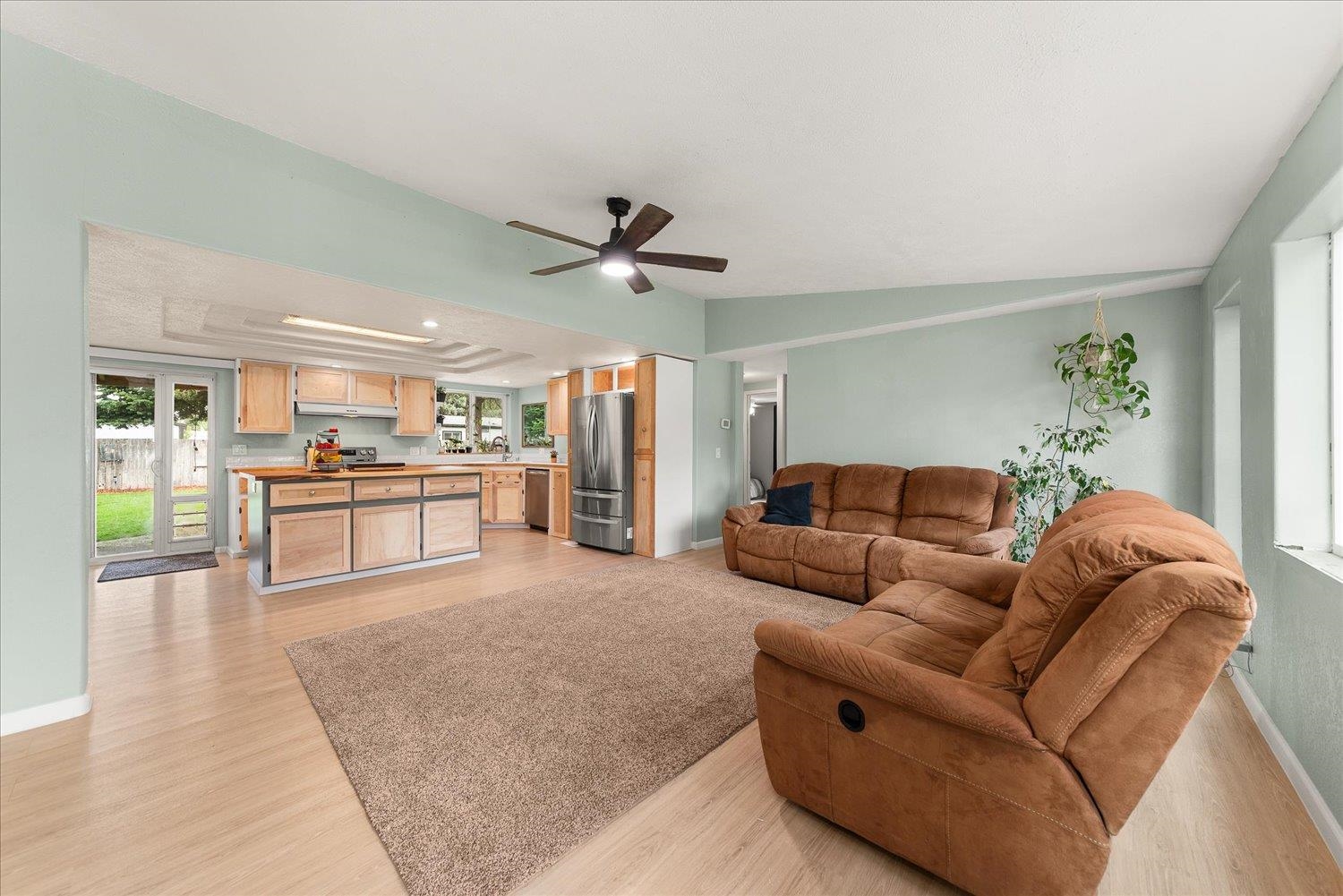 3315 E 3rd Ct - Photo 16