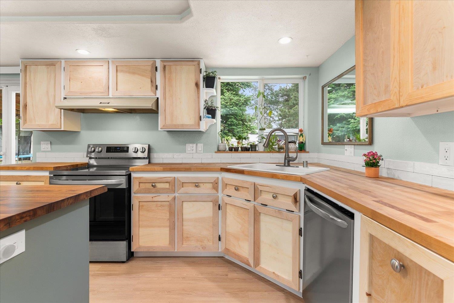 3315 E 3rd Ct - Photo 25