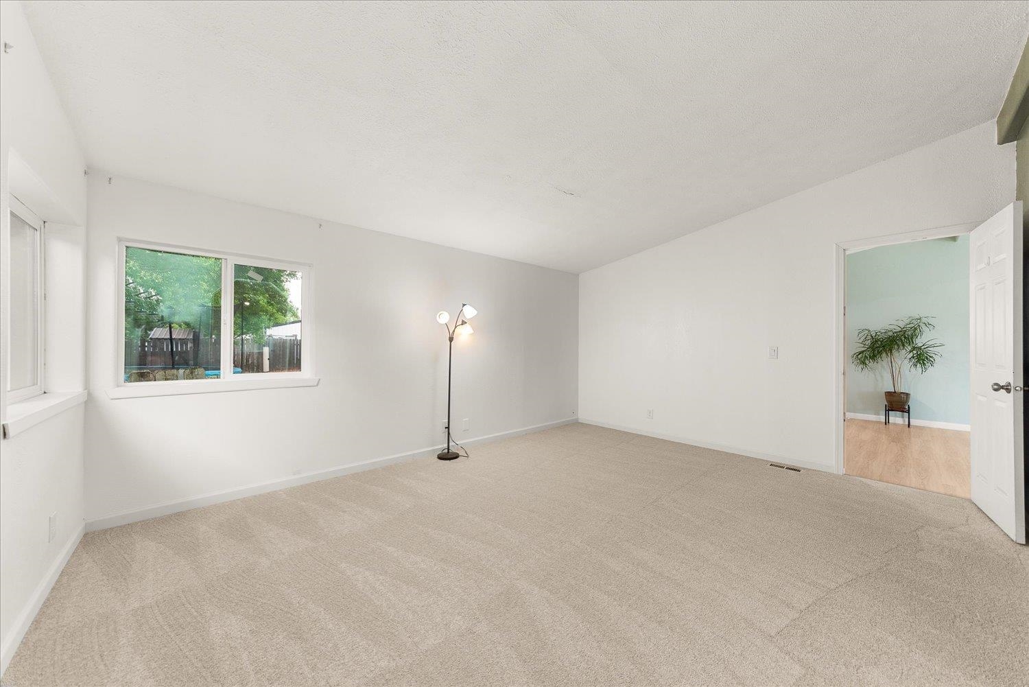 3315 E 3rd Ct - Photo 28
